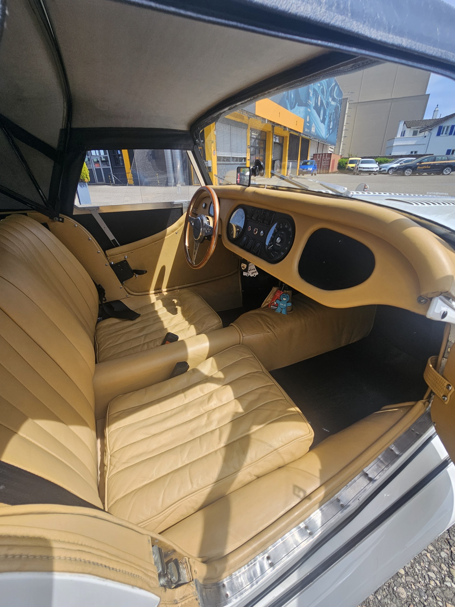MORGAN 2-Seater-image-20