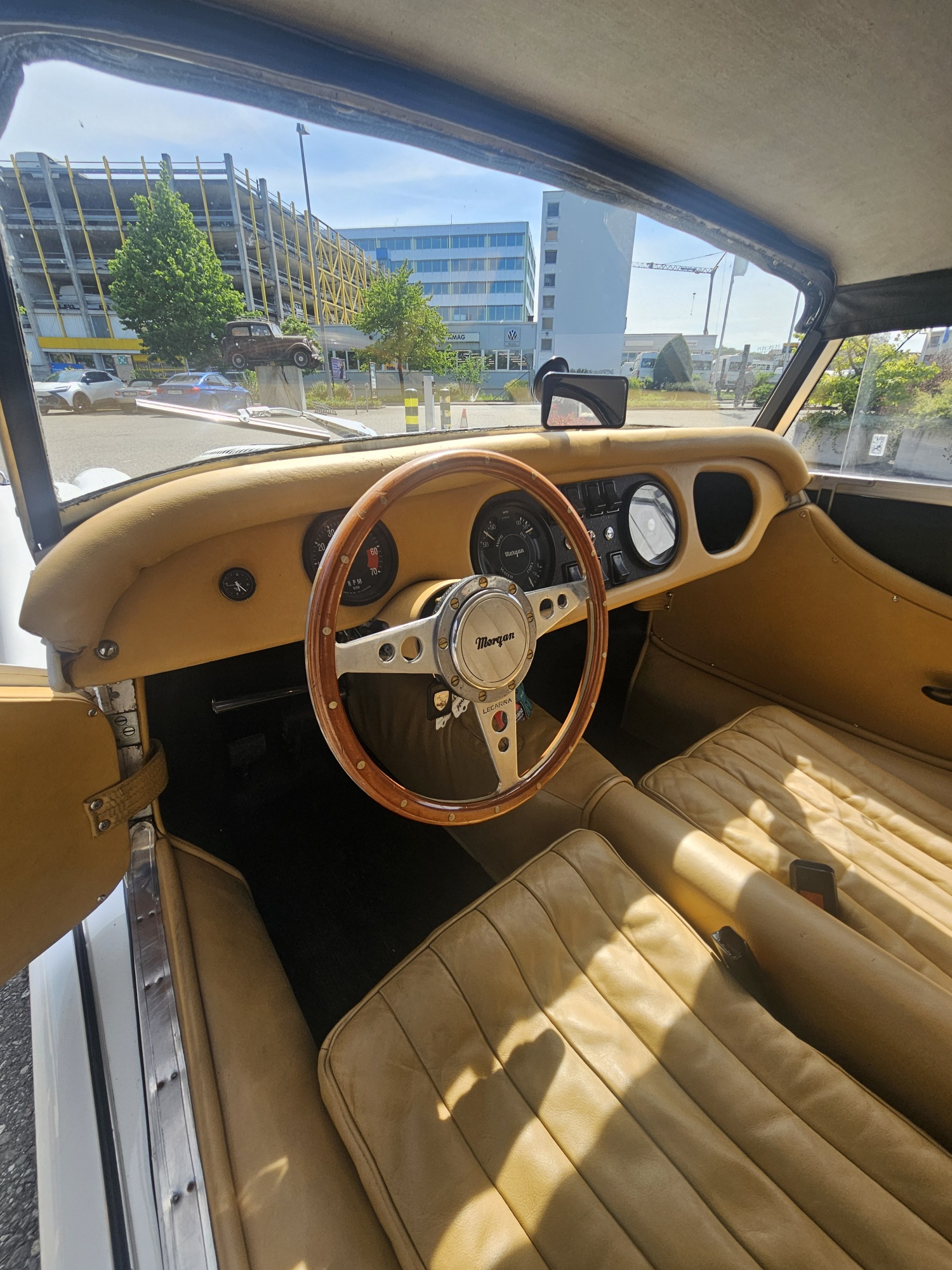 MORGAN 2-Seater-image-17