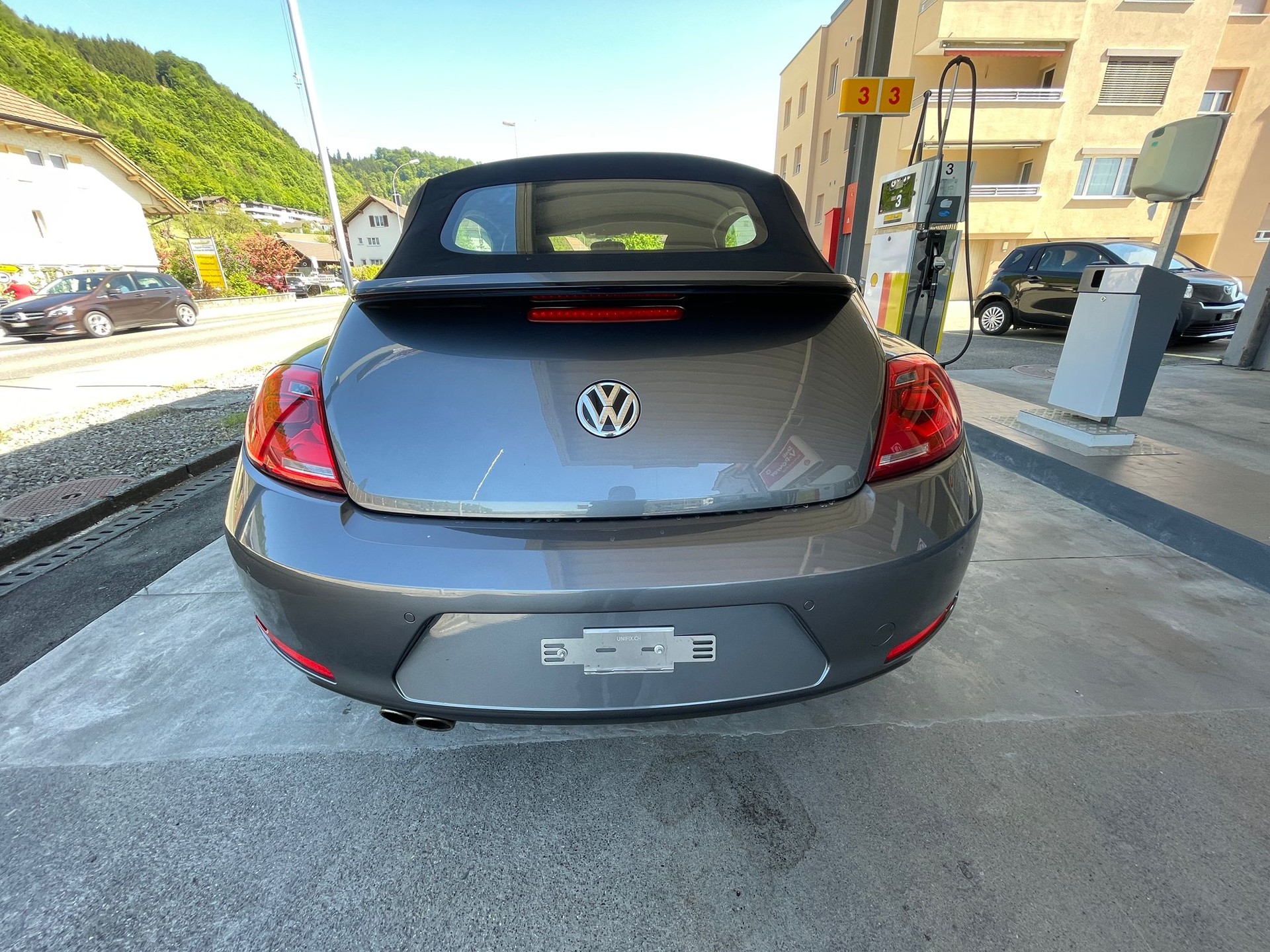 VW Beetle Cabrio 1.4 TSI Sport DSG-image-4