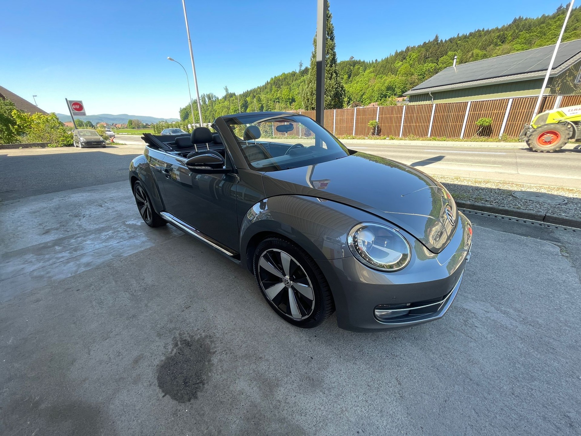 VW Beetle Cabrio 1.4 TSI Sport DSG-image-2