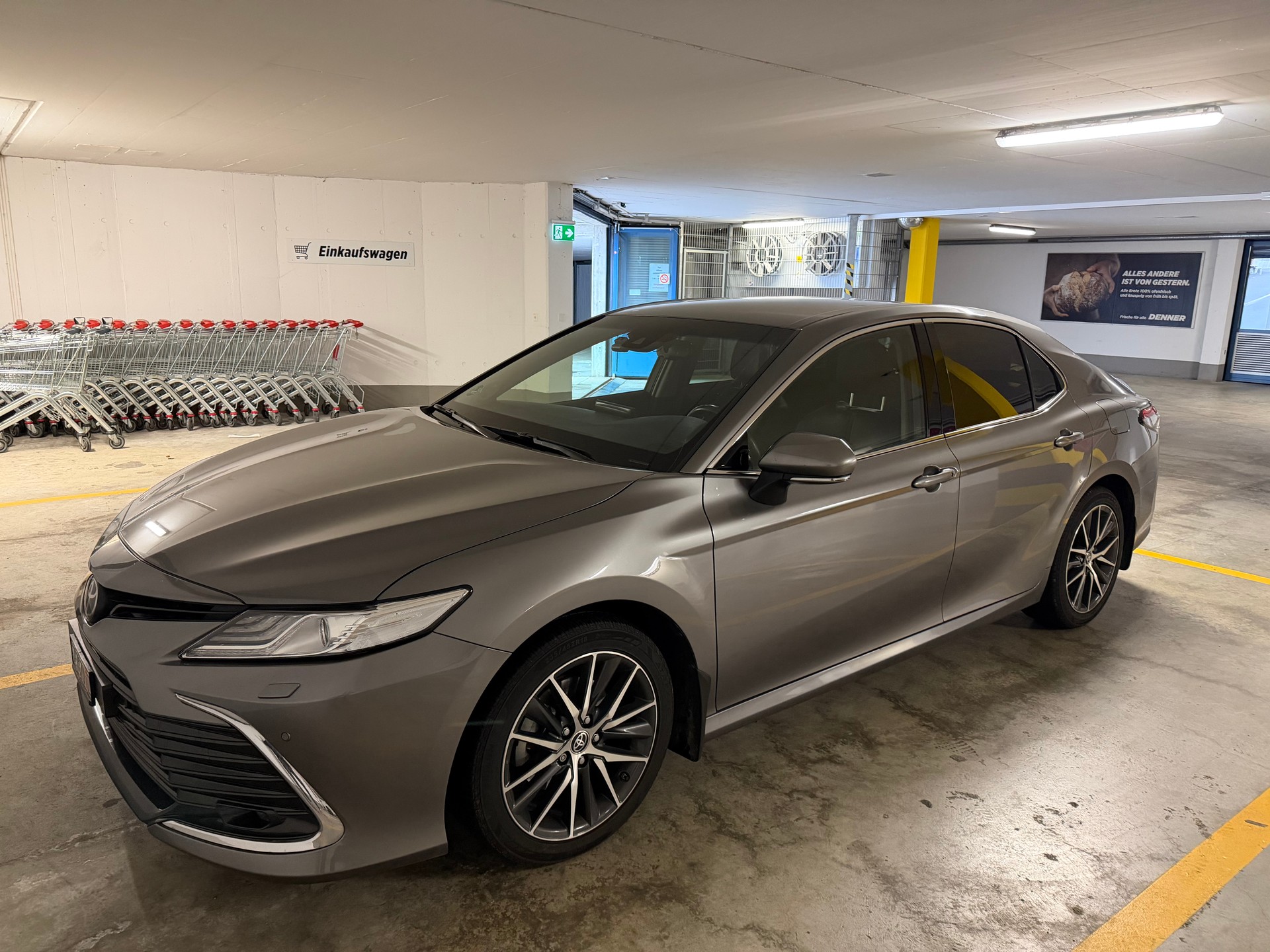TOYOTA 2.5 HSD Premium