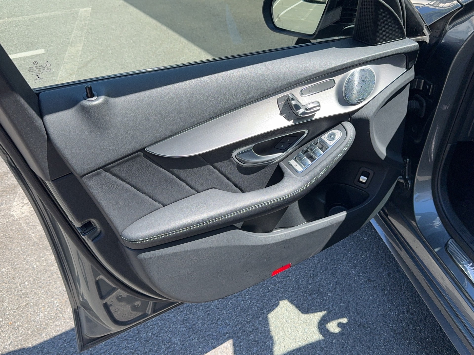MERCEDES-BENZ C 200 Swiss Star AMG Line 4M 9G-Tronic-image-9