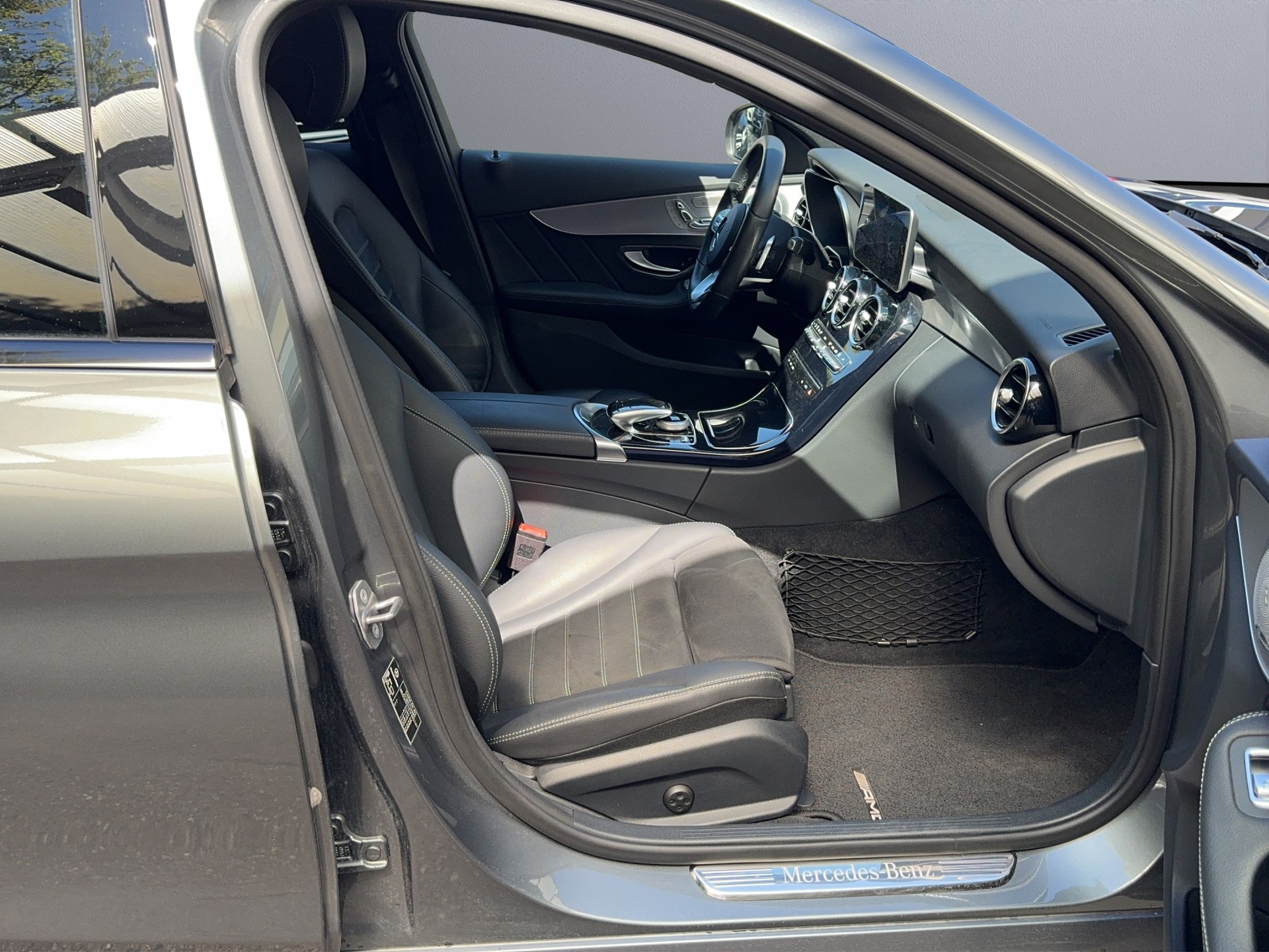 MERCEDES-BENZ C 200 Swiss Star AMG Line 4M 9G-Tronic-image-14