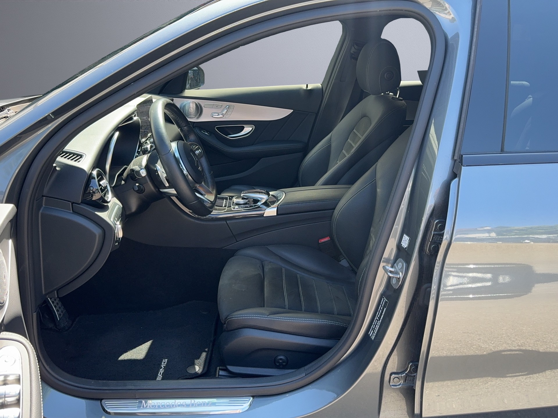 MERCEDES-BENZ C 200 Swiss Star AMG Line 4M 9G-Tronic-image-10
