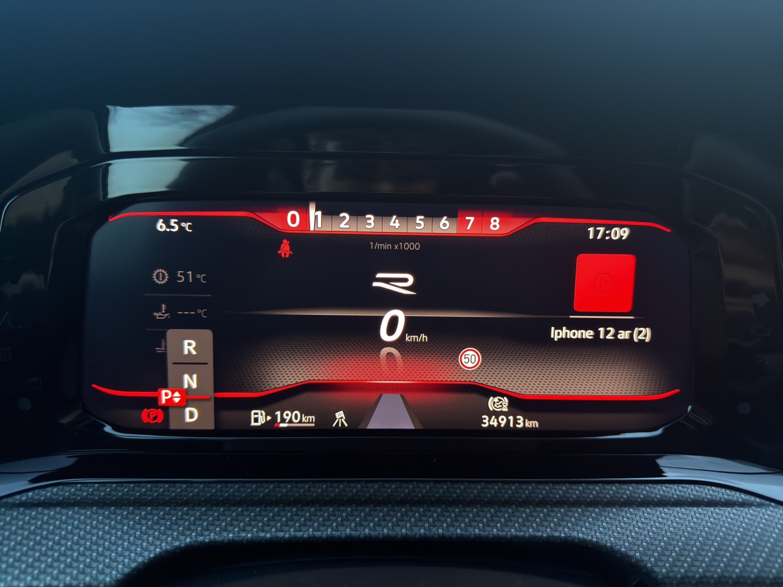 VW Golf 2.0 TSI R DSG 4Motion-image-10