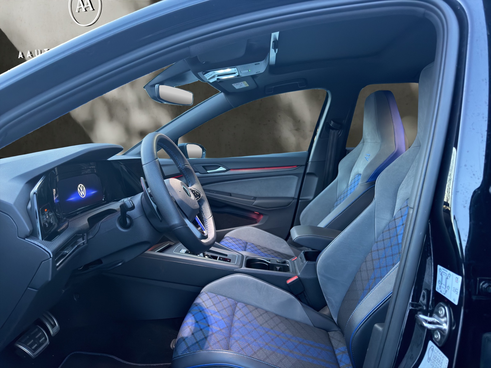 VW Golf 2.0 TSI R DSG 4Motion-image-8