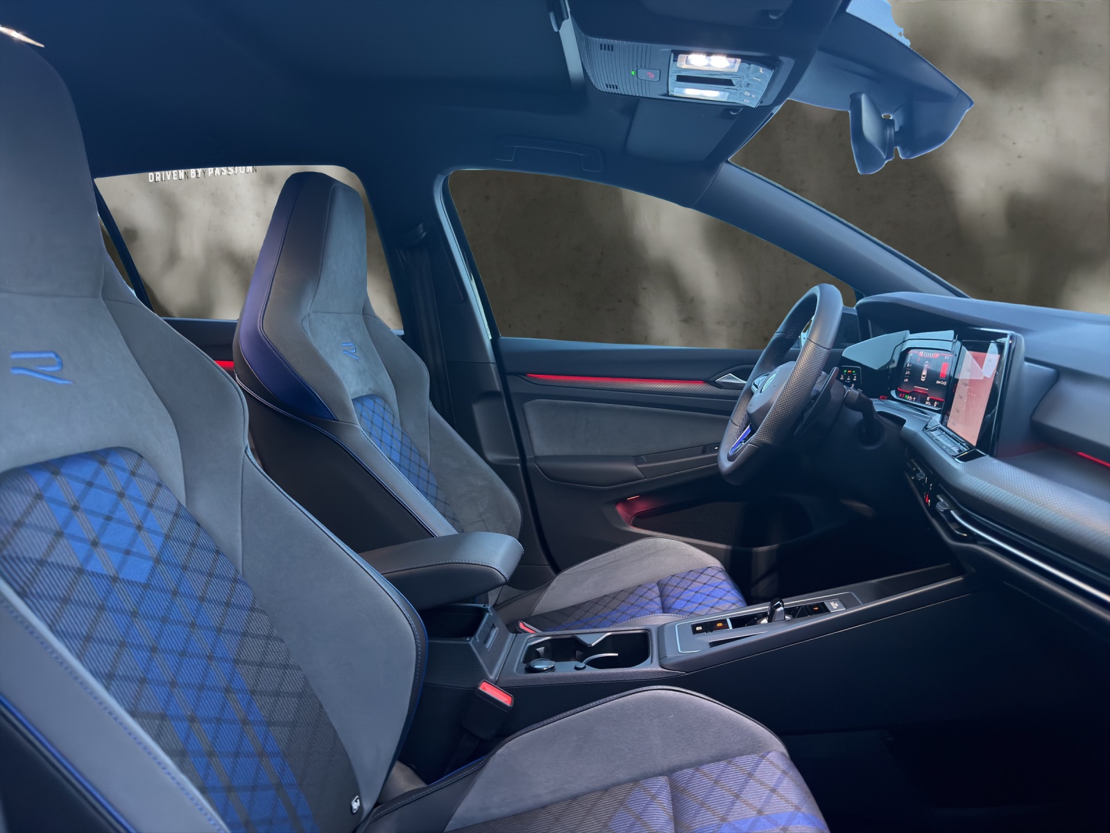 VW Golf 2.0 TSI R DSG 4Motion-image-13