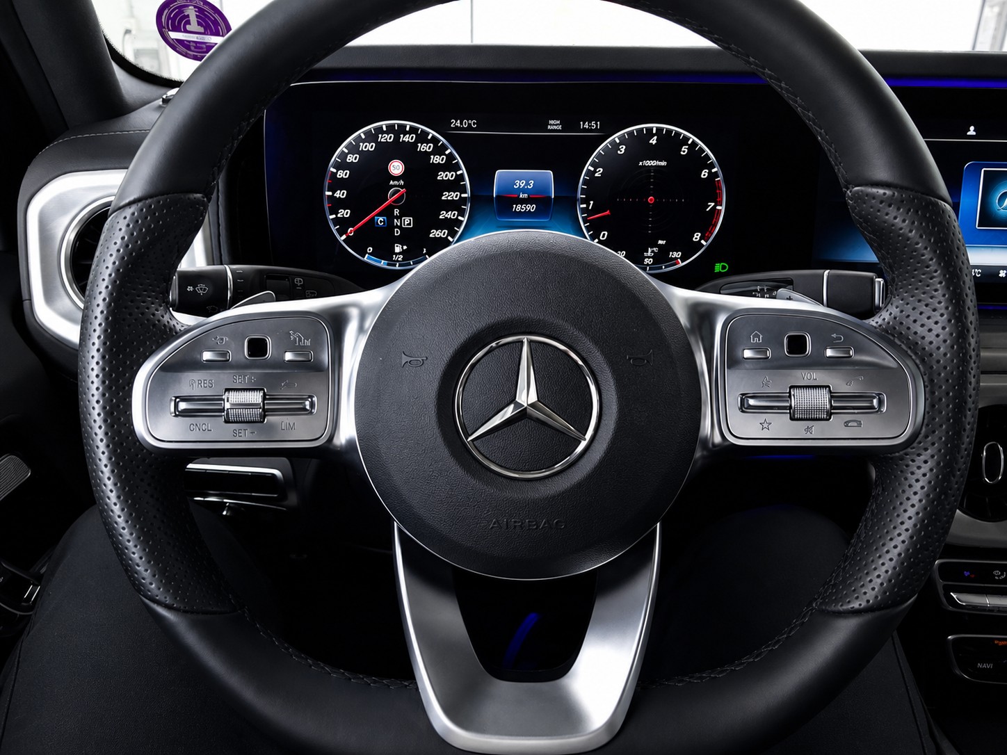 MERCEDES-BENZ G 500 AMG Line 9G-Tronic-image-12