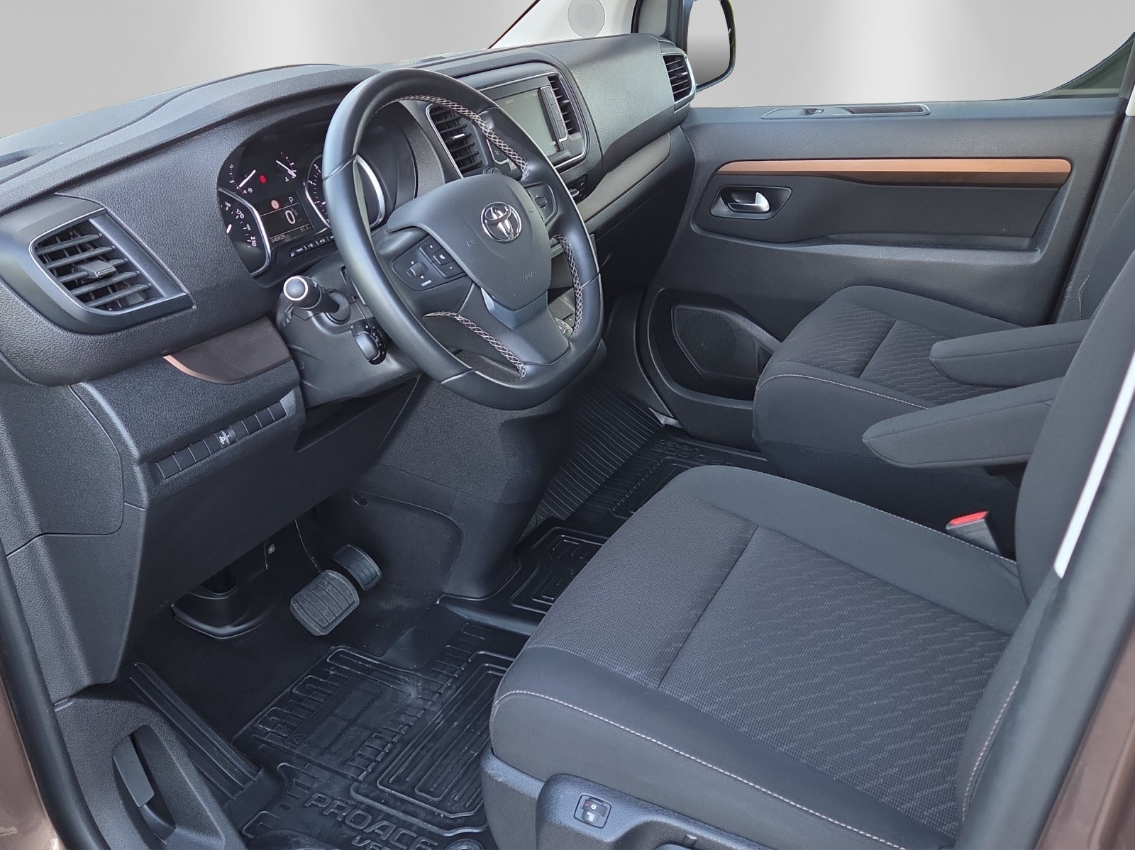 TOYOTA Proace Verso 2.0 D-4D Trend Medium Automatic-image-11