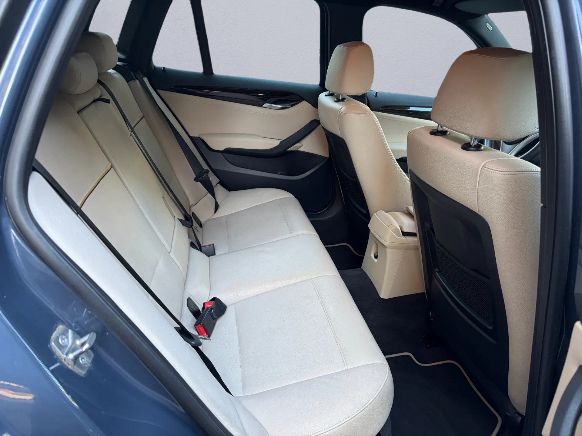 BMW X1 xDrive 18d Steptronic-image-12