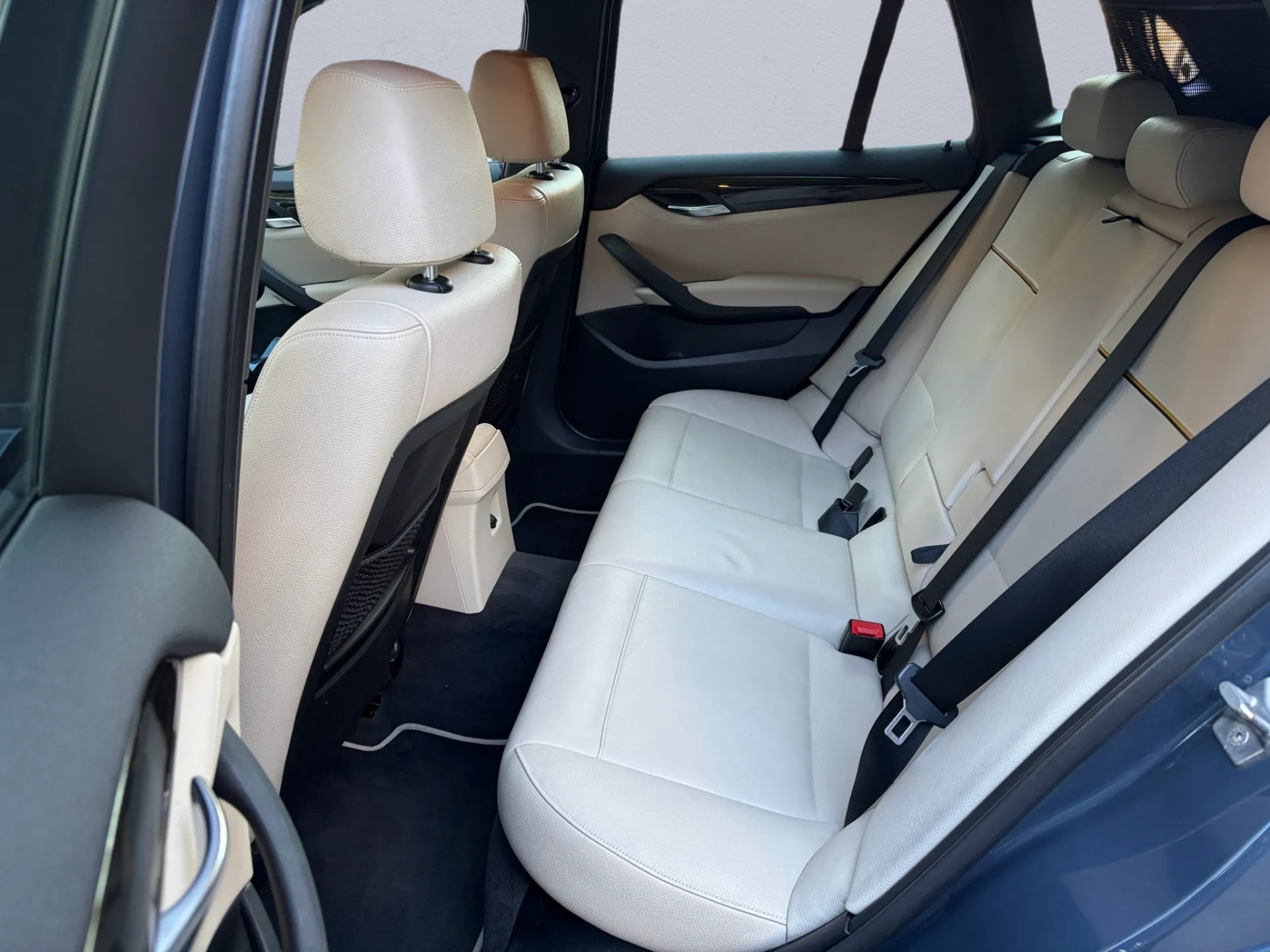 BMW X1 xDrive 18d Steptronic-image-13