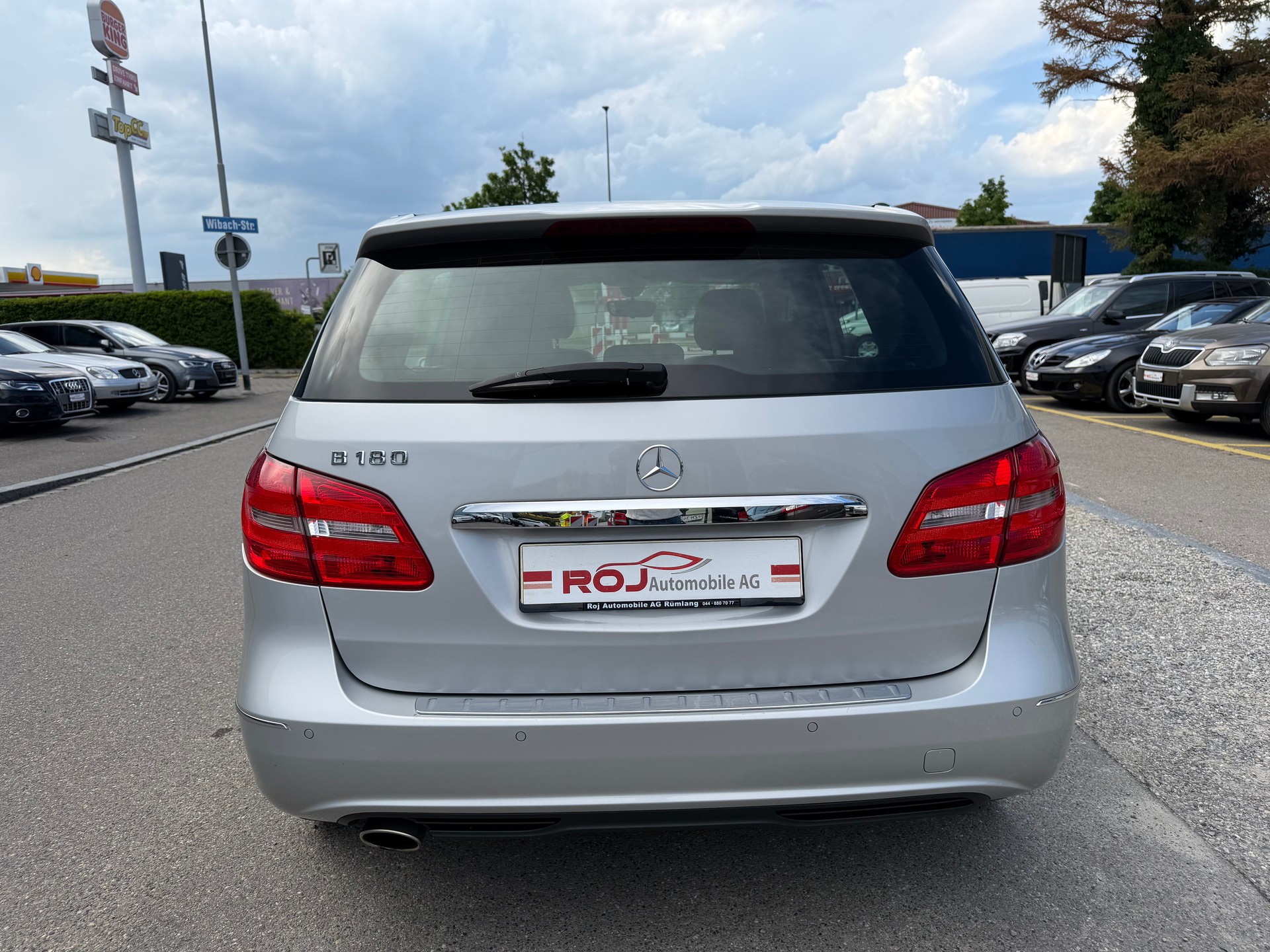 MERCEDES-BENZ B 180 Active Edition-image-5