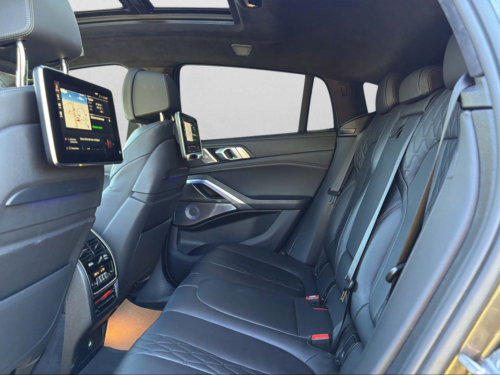 BMW X6 M50i Steptronic-image-15