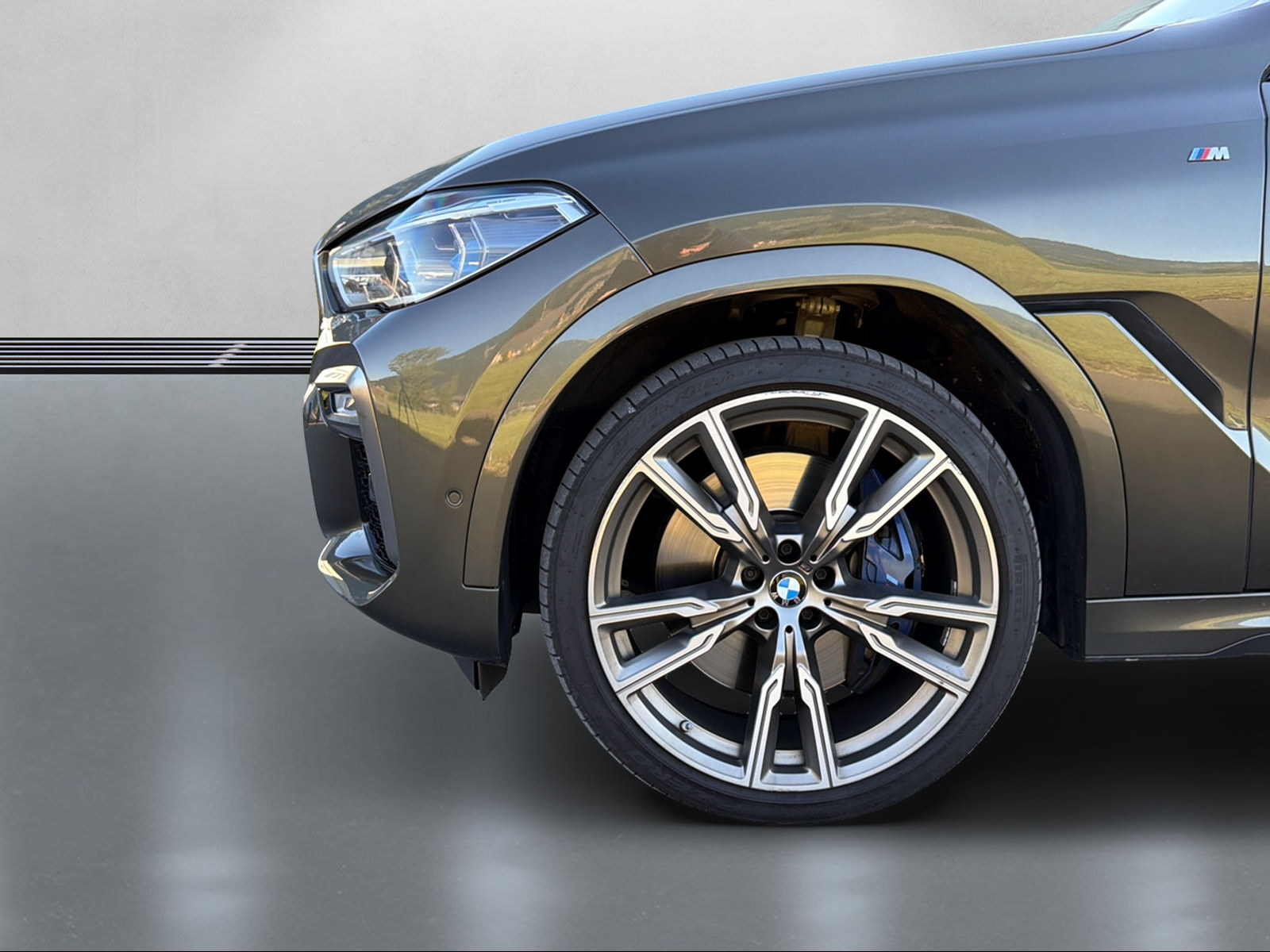 BMW X6 M50i Steptronic-showroom-element-2