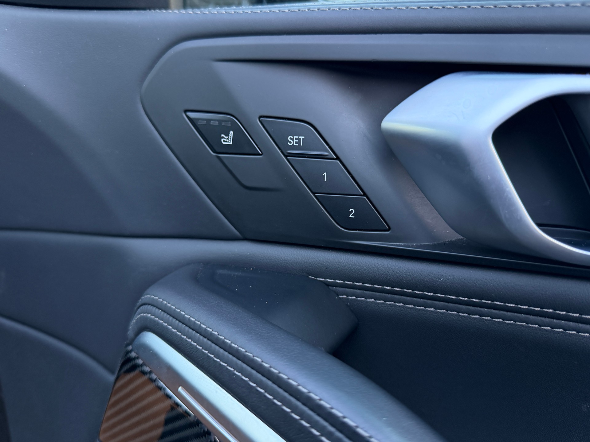 BMW X6 M50i Steptronic-image-22