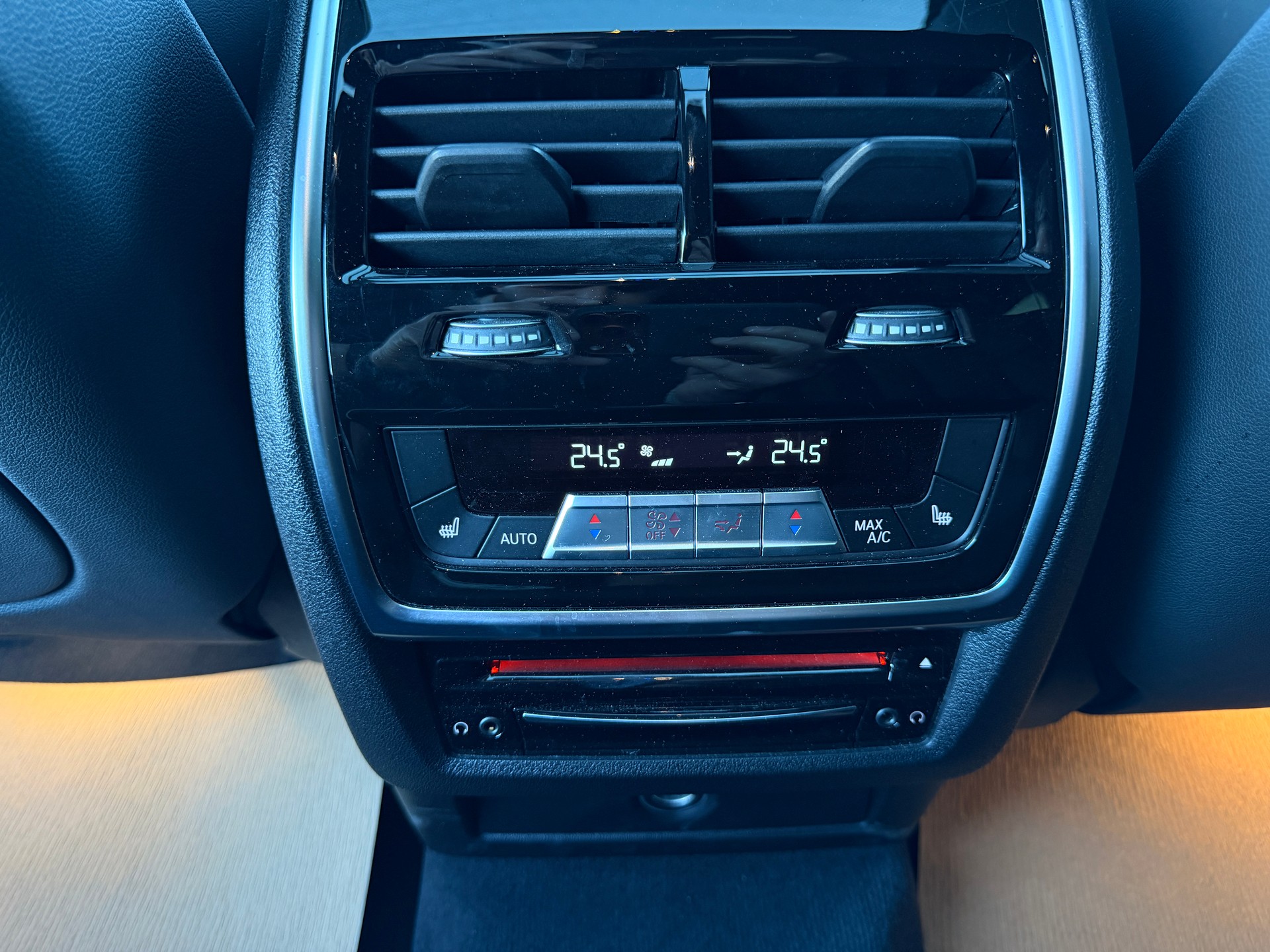 BMW X6 M50i Steptronic-image-17