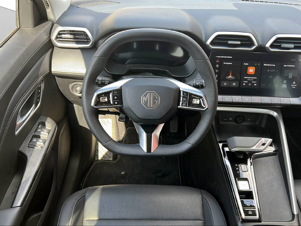 MG ZS 1.5 Hybrid+ Luxury-image-7