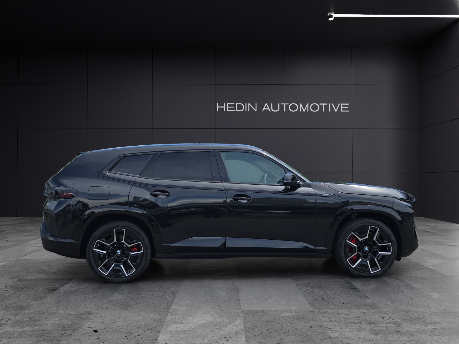 BMW XM xDrive 50e PHEV Steptronic-image-4