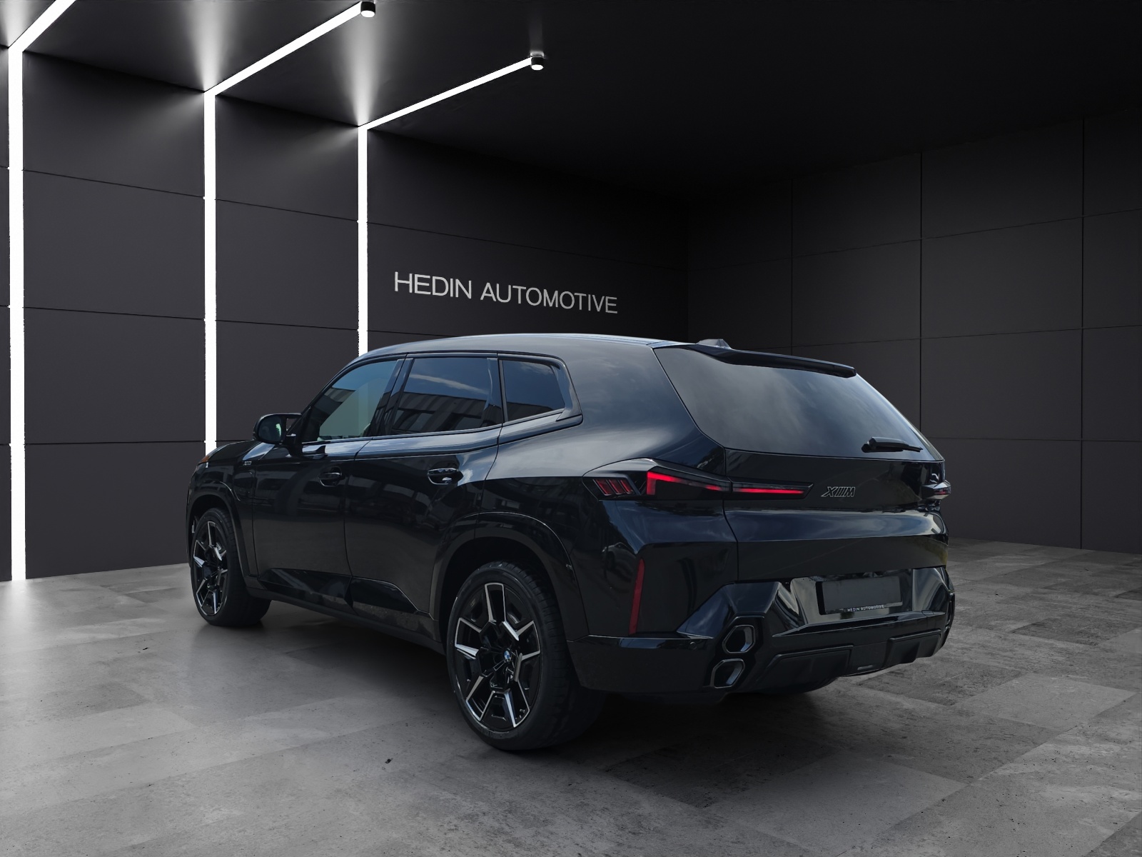 BMW XM xDrive 50e PHEV Steptronic-image-17