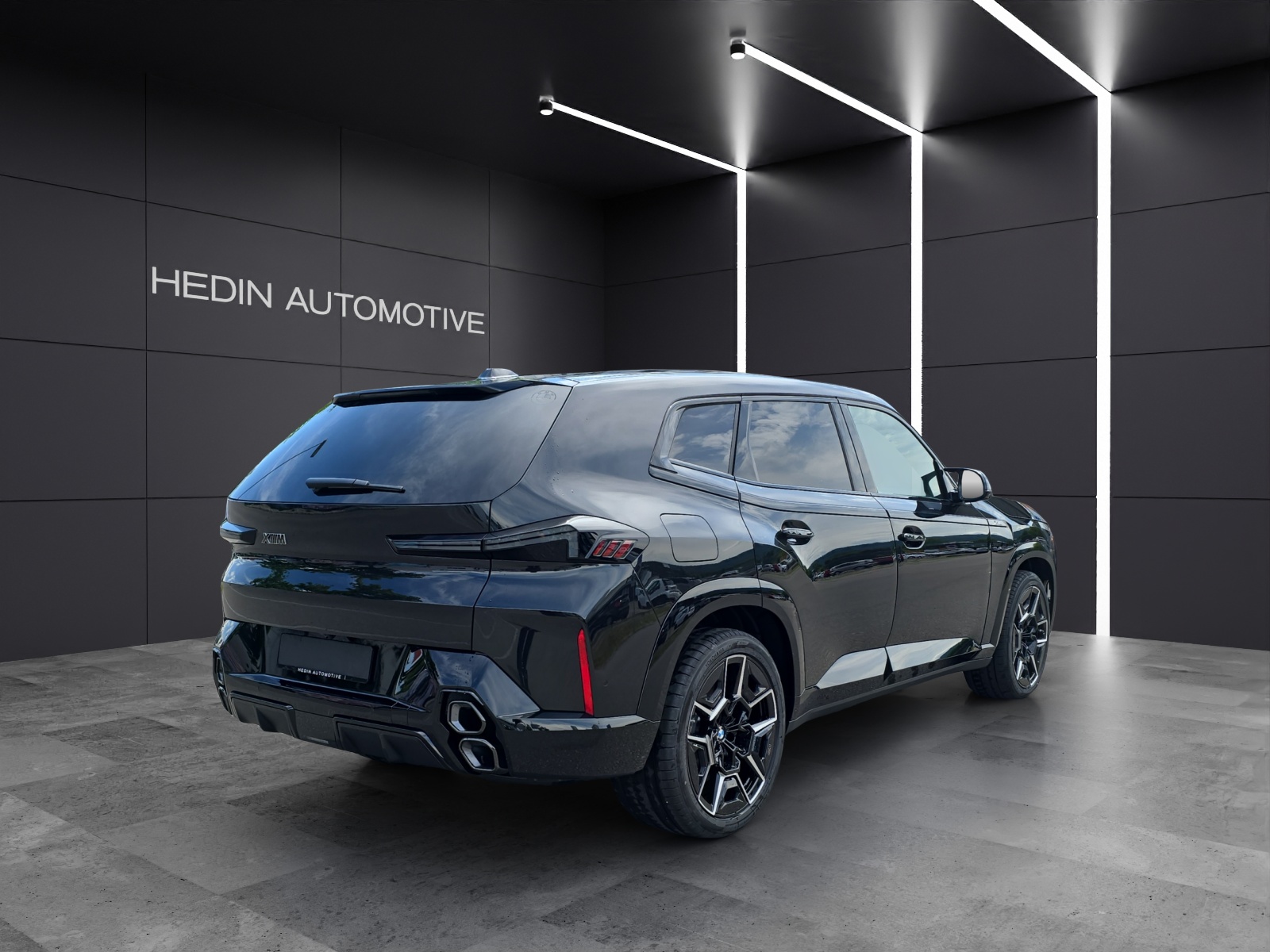 BMW XM xDrive 50e PHEV Steptronic-image-19