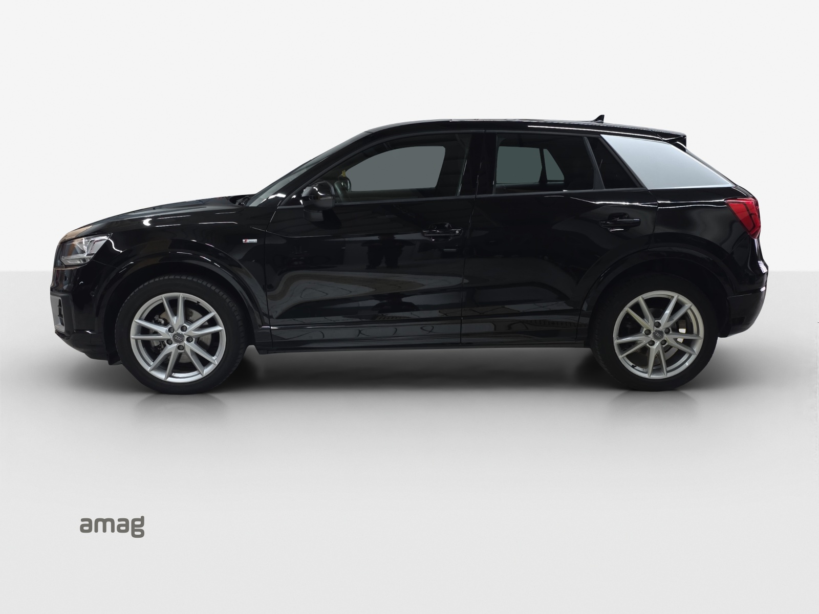 AUDI Q2 2.0 TFSI sport quattro S-tronic-showroom-element-1