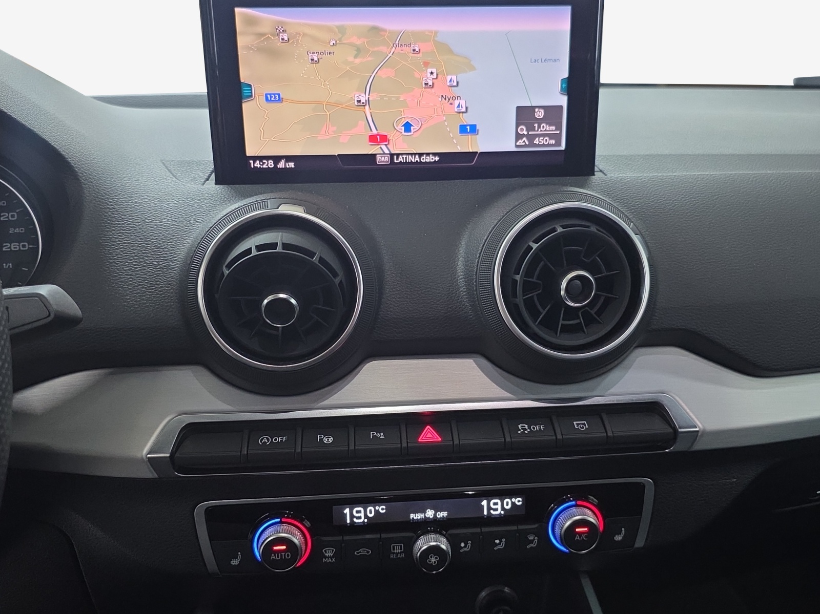 AUDI Q2 2.0 TFSI sport quattro S-tronic-image-10