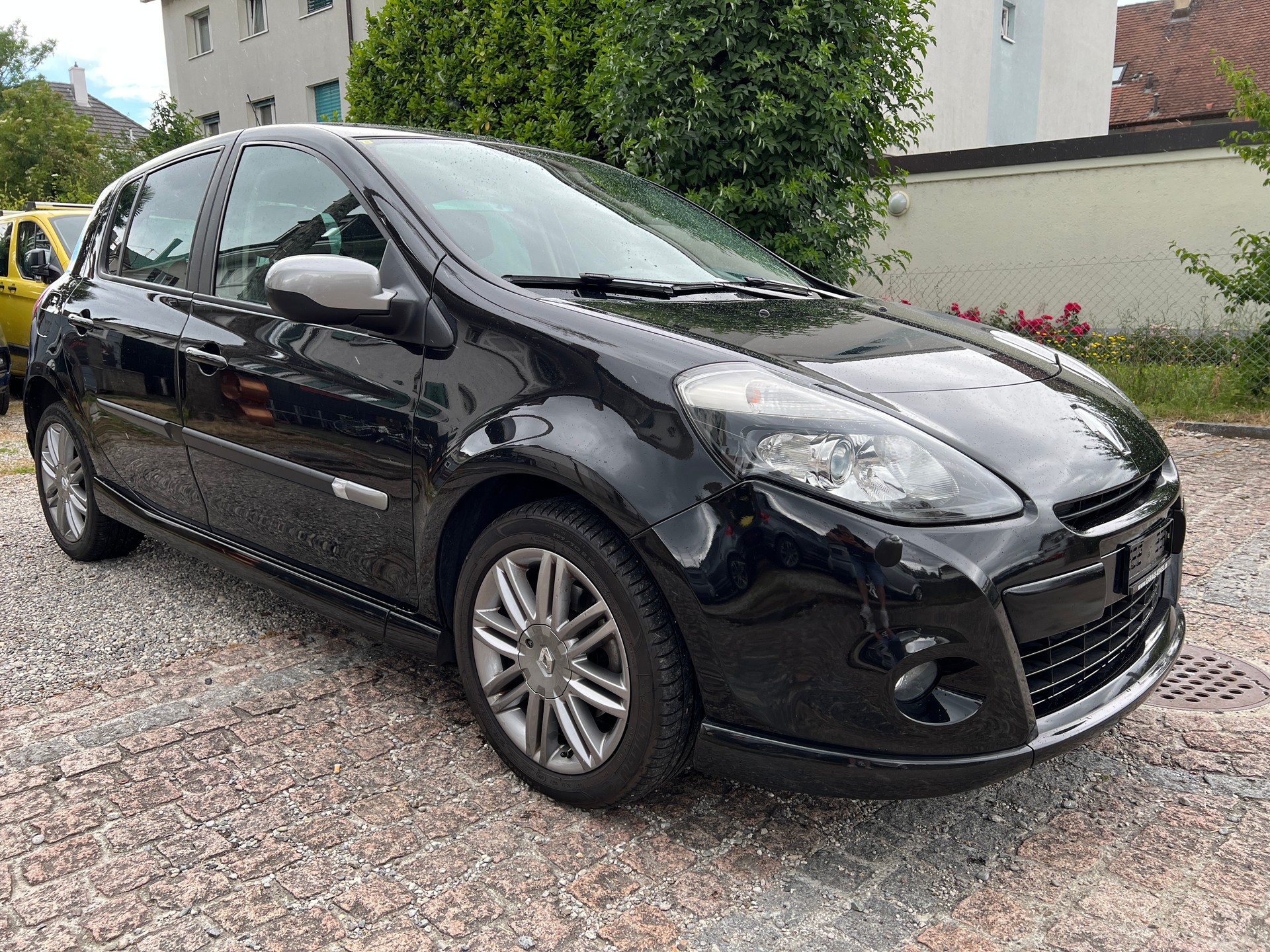 RENAULT Clio 2.0 16V GT