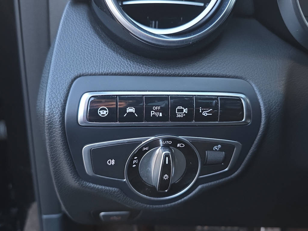MERCEDES-BENZ GLC 250 d AMG Line 4m-image-18
