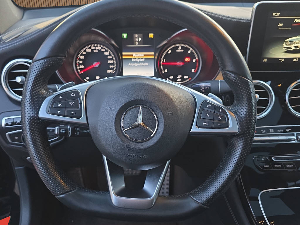 MERCEDES-BENZ GLC 250 d AMG Line 4m-image-15