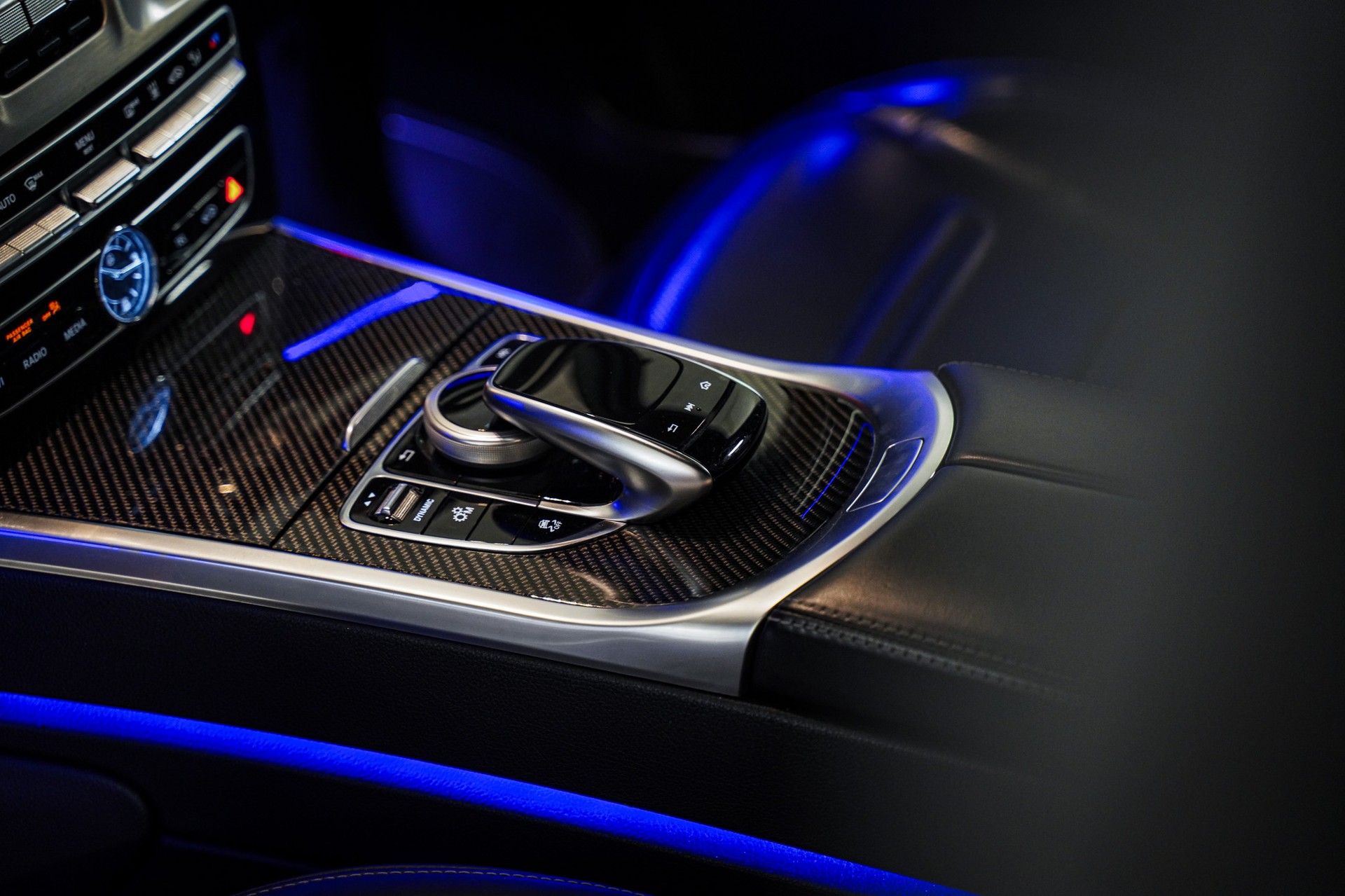 MERCEDES-BENZ G 500 AMG Line-image-7