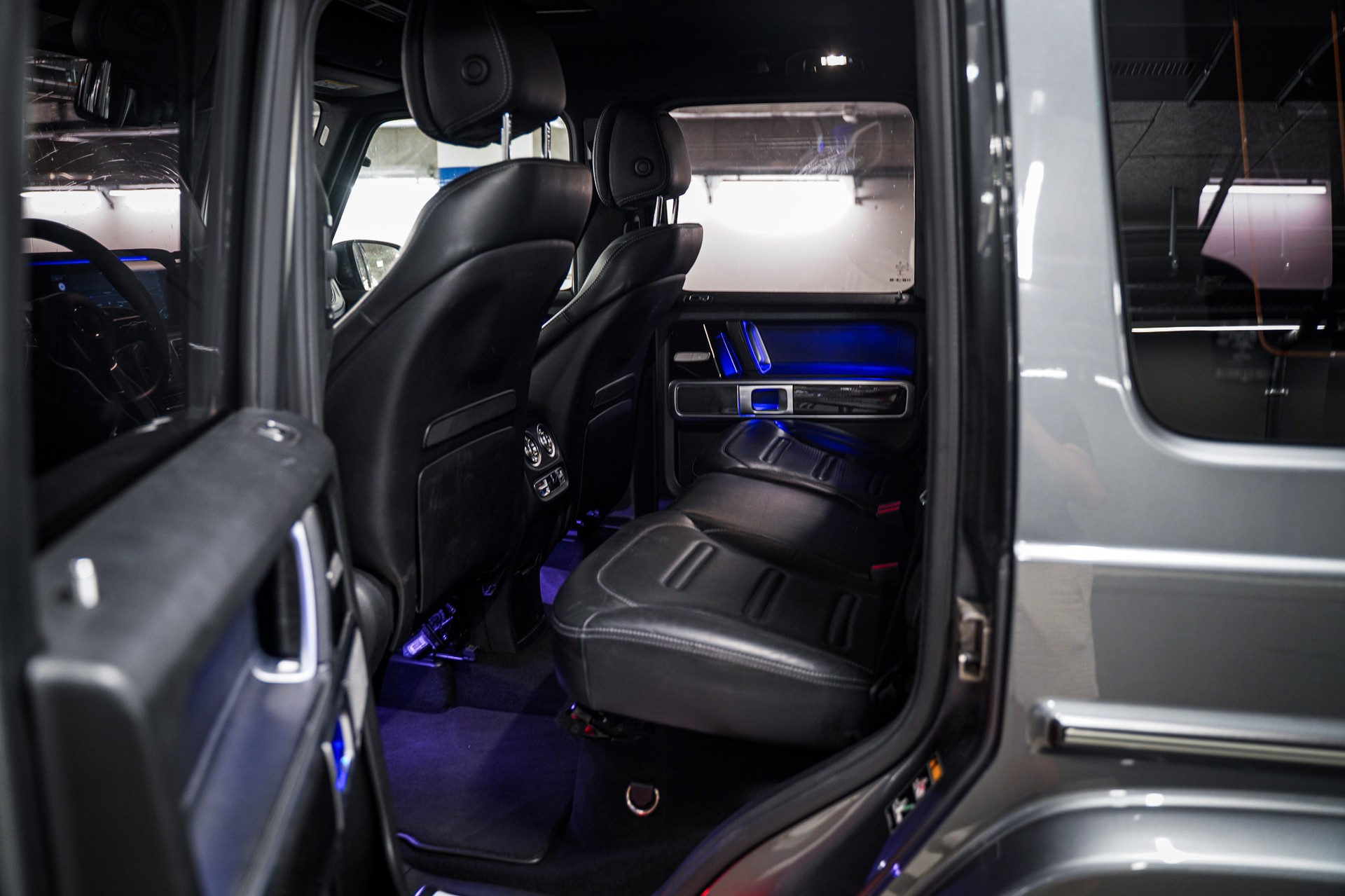 MERCEDES-BENZ G 500 AMG Line-image-8