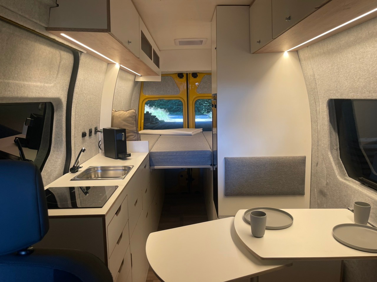 RENAULT Master Saranda Beach-showroom-element-3