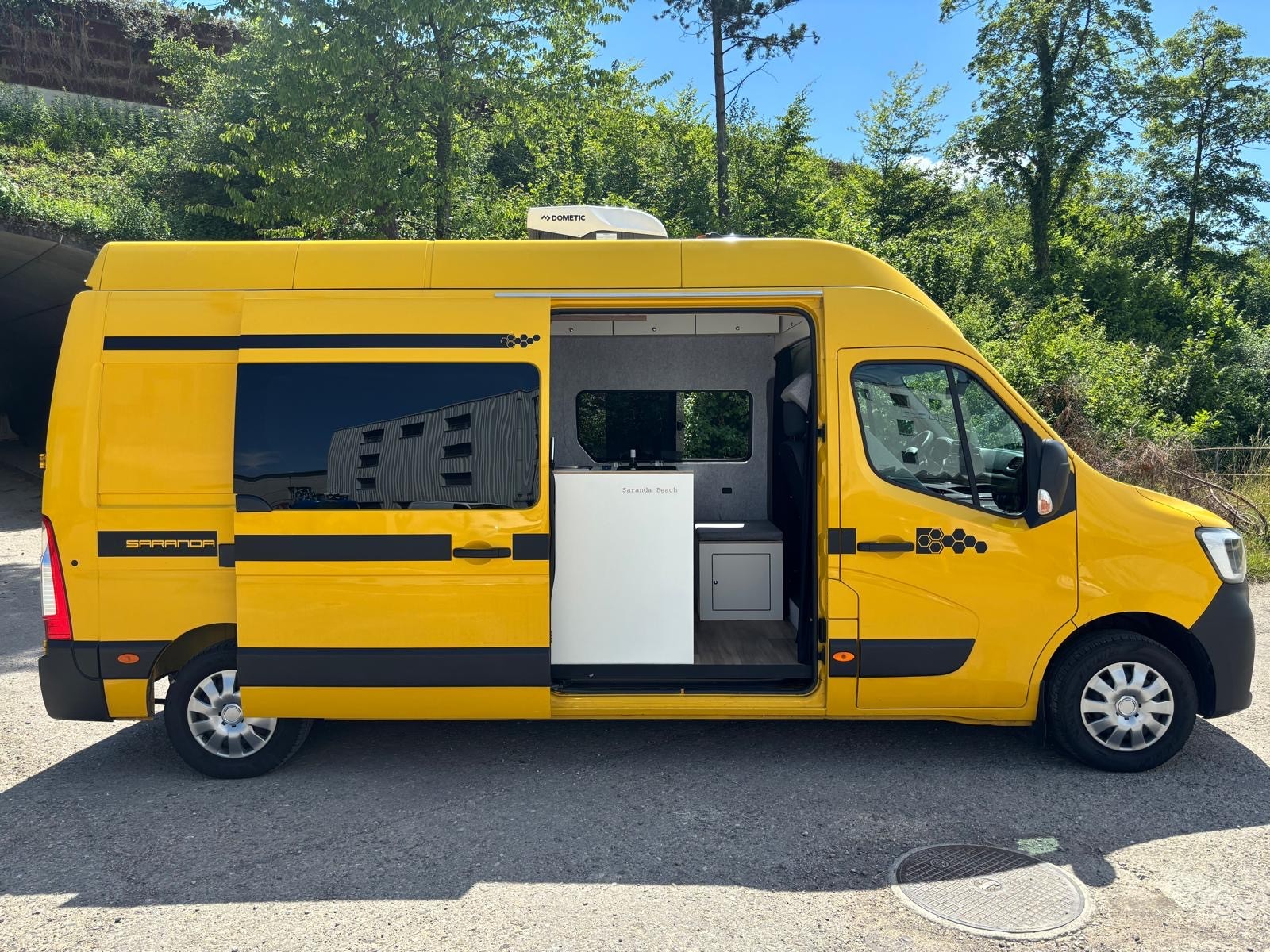 RENAULT Master Saranda Beach