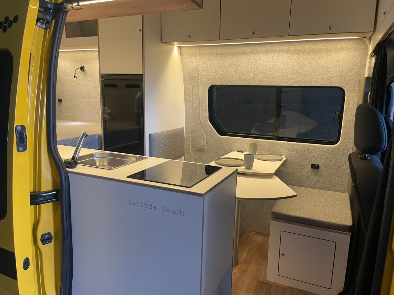 RENAULT Master Saranda Beach-showroom-element-1