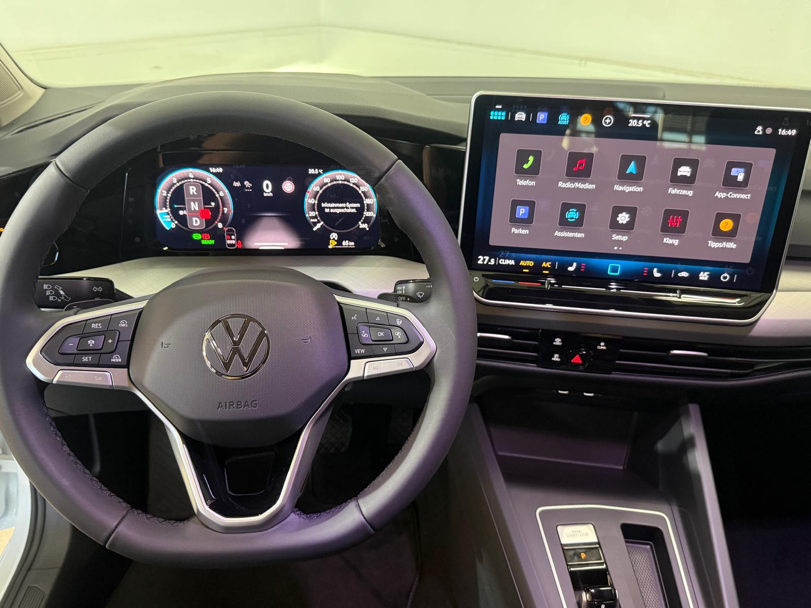 VW Golf 1.5 e TSI mHEV Basis DSG-image-7