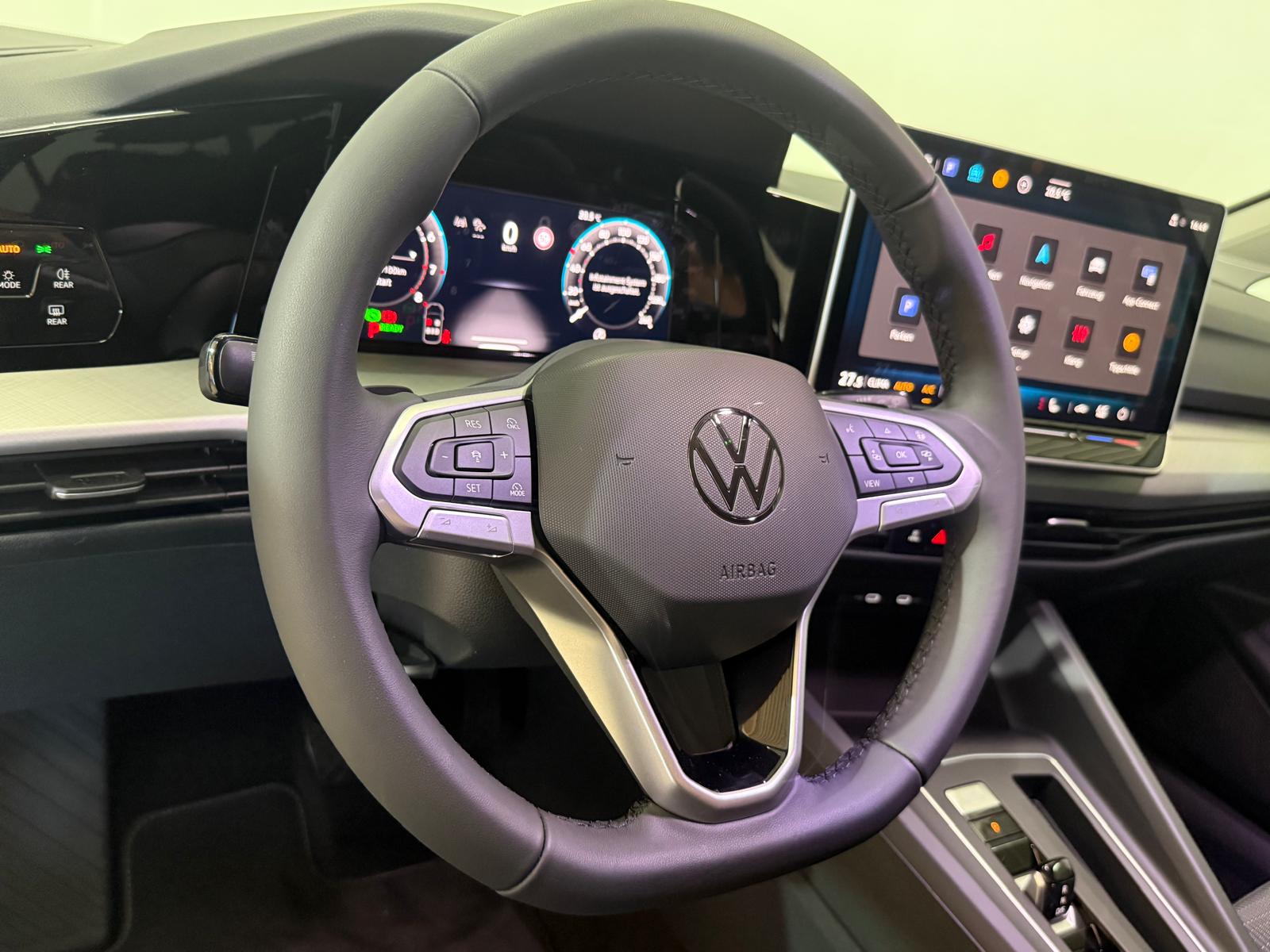 VW Golf 1.5 e TSI mHEV Basis DSG-image-5