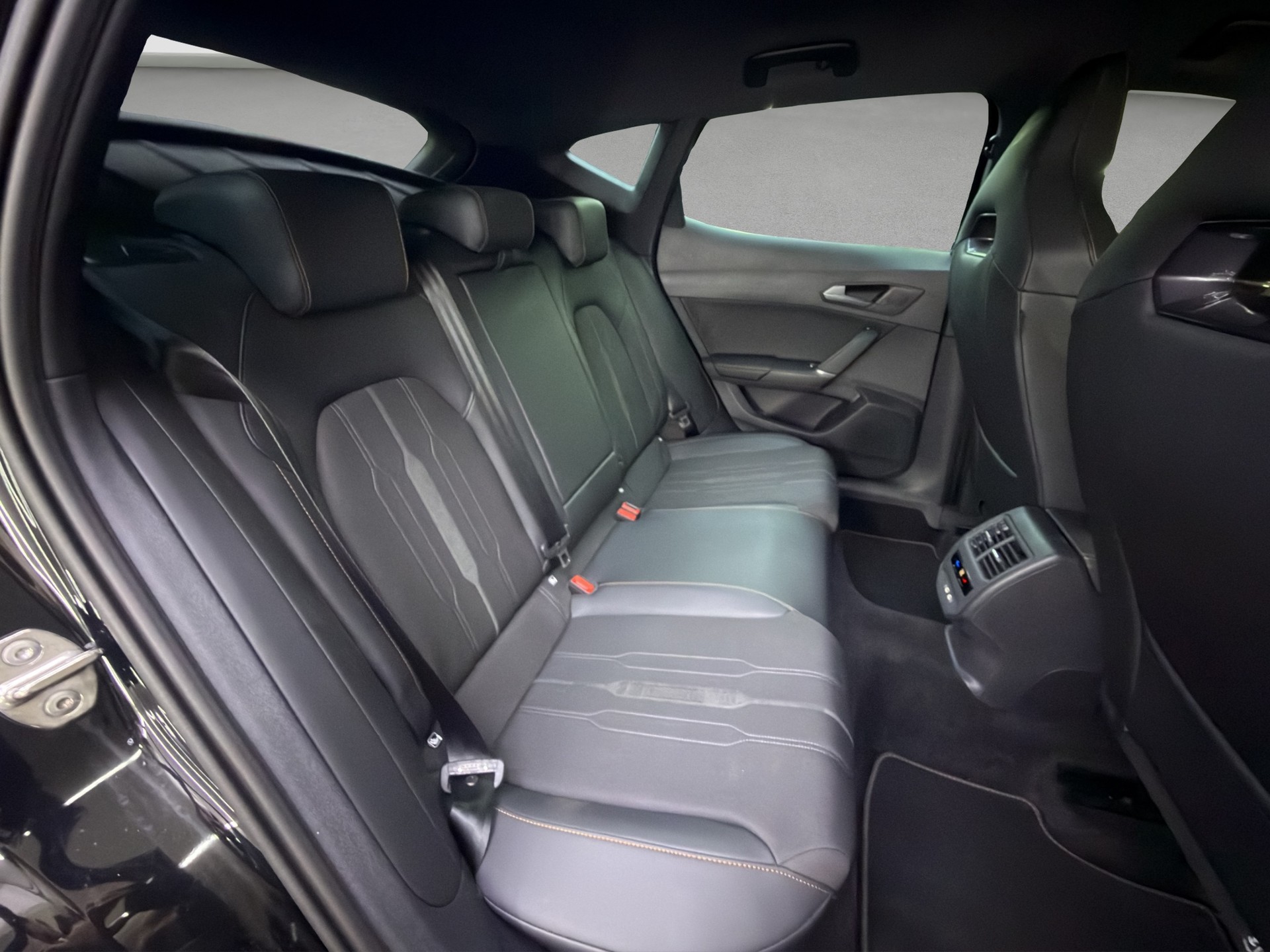 CUPRA Formentor 2.0TSI VZ DSG-image-14