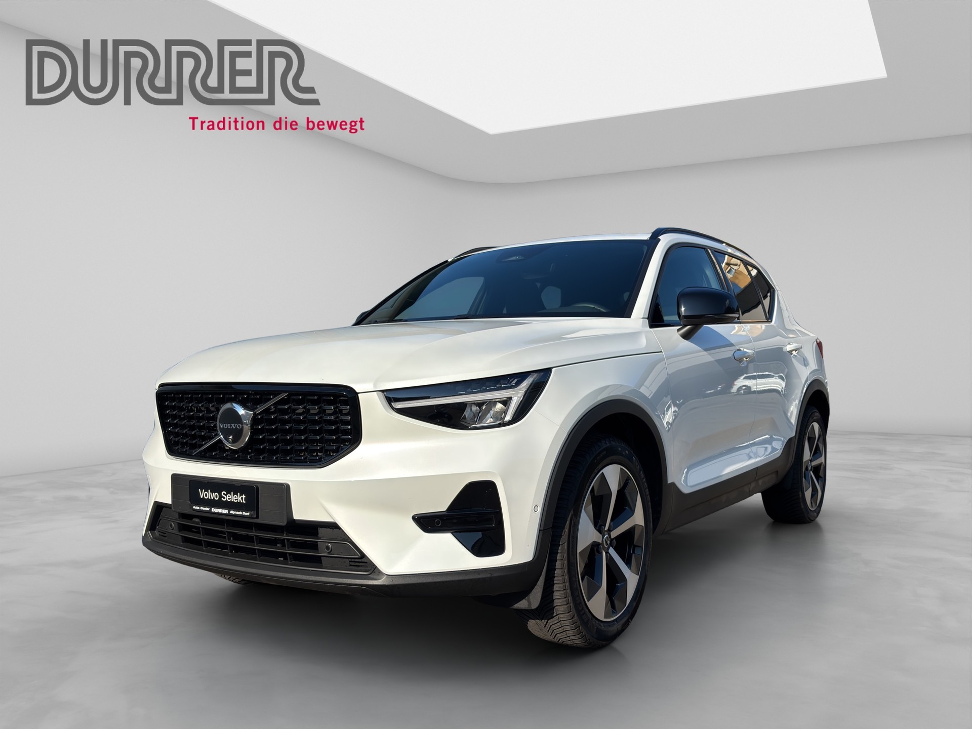 VOLVO XC40 2.0 B3 MH Plus Dark