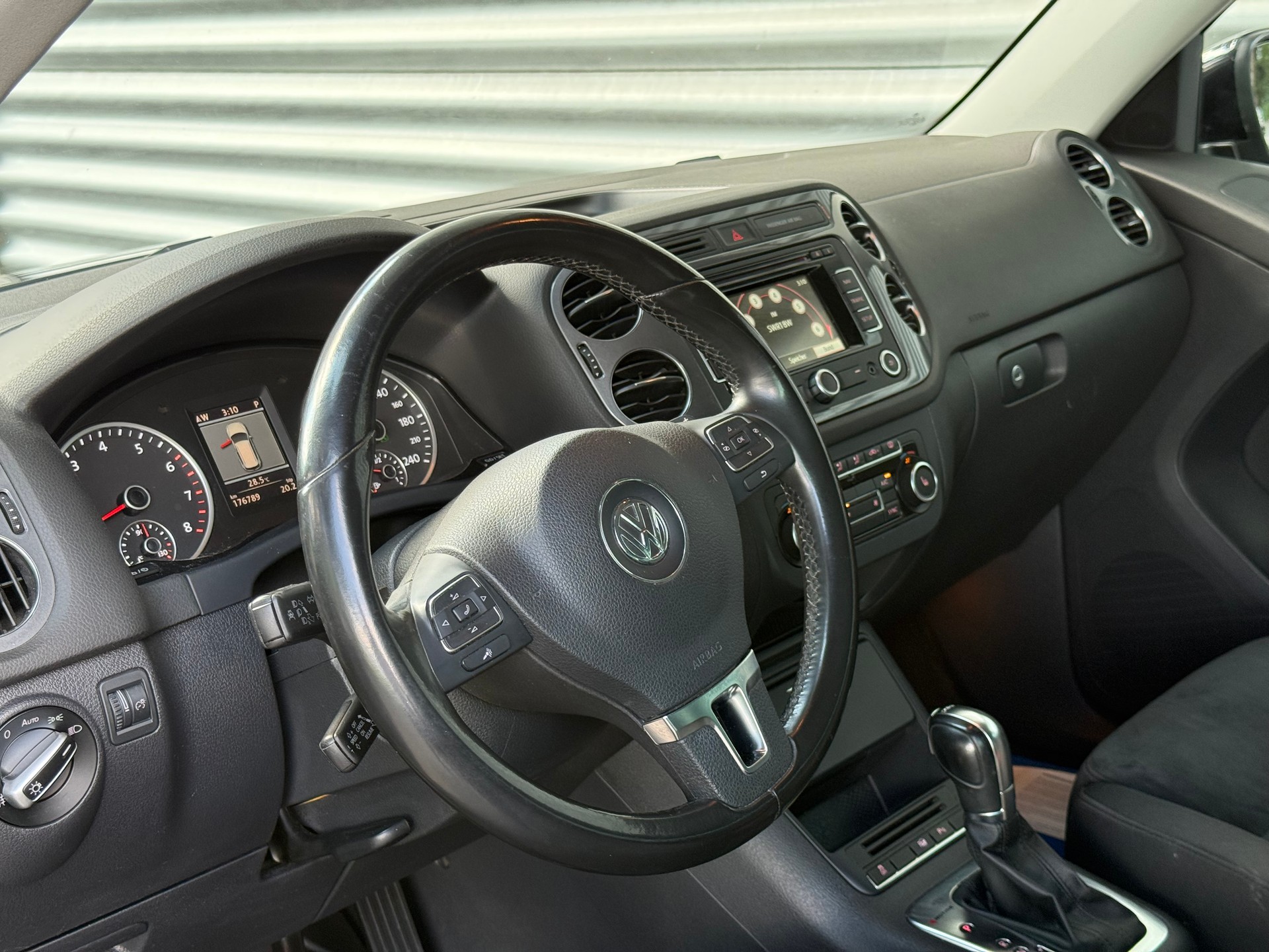 VW Tiguan 2.0 TSI Sport&Style 4Motion DSG-image-10