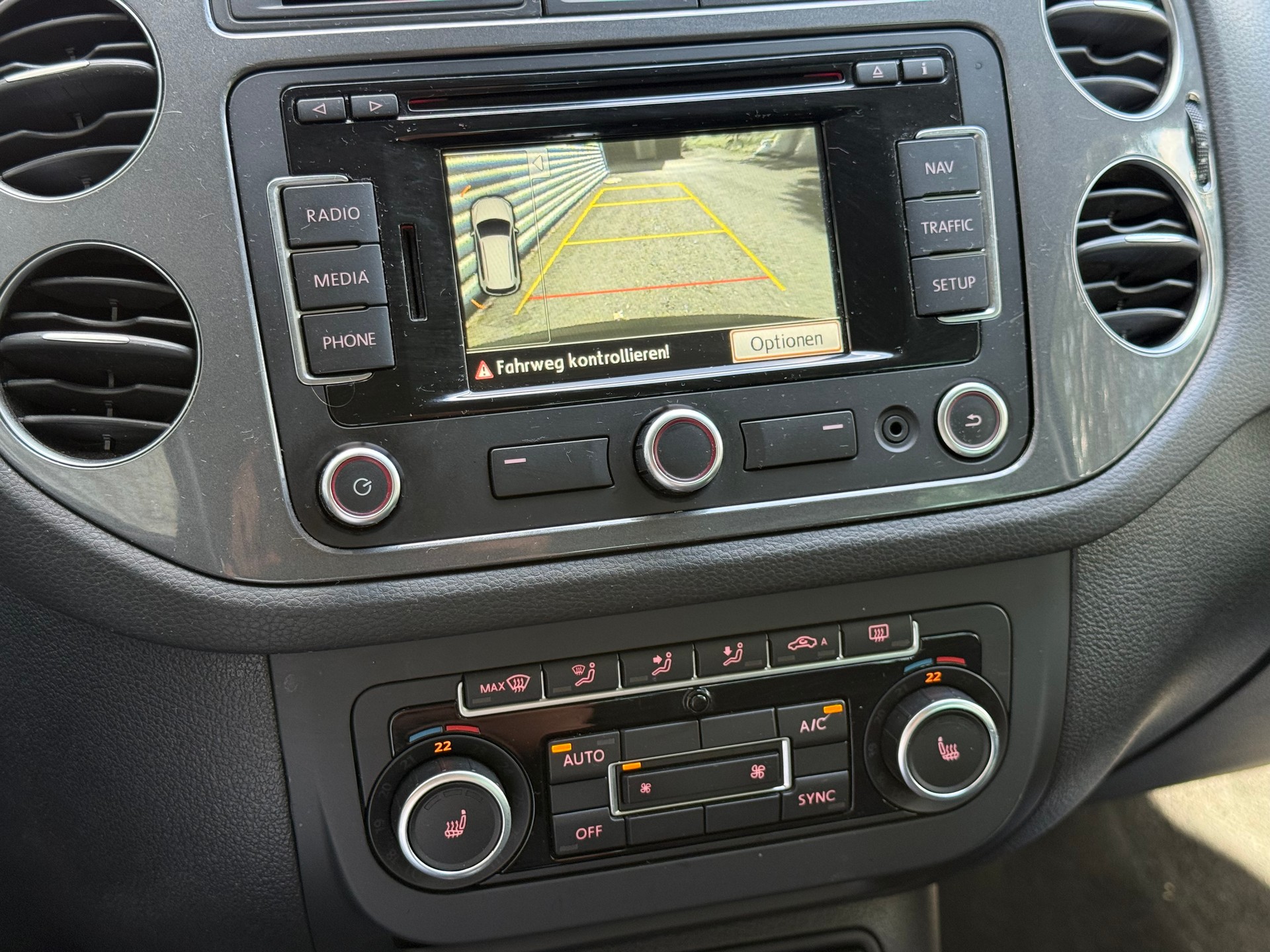 VW Tiguan 2.0 TSI Sport&Style 4Motion DSG-image-11