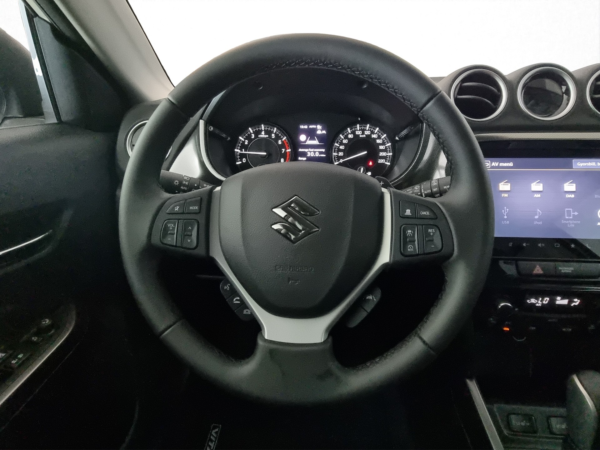 SUZUKI Vitara 1.4 Compact Top Hyb. 4x4 AT-image-8
