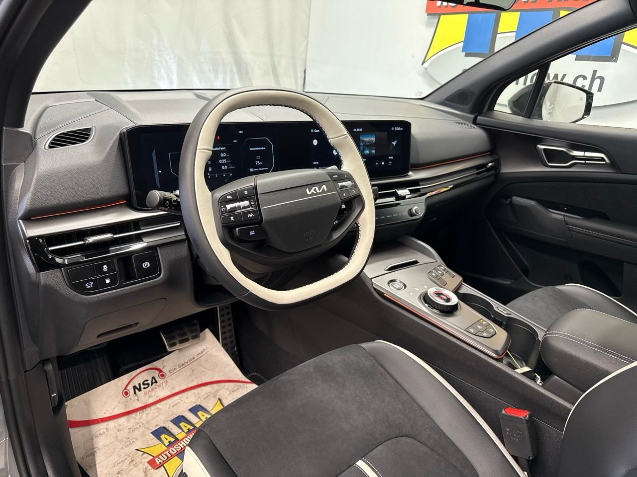 KIA Sportage 1.6T-GDi PHEV GT-Line-showroom-element-2