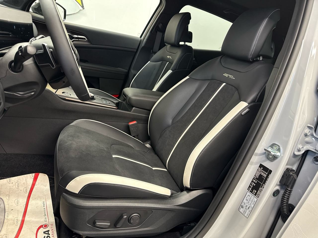 KIA Sportage 1.6T-GDi PHEV GT-Line-showroom-element-3