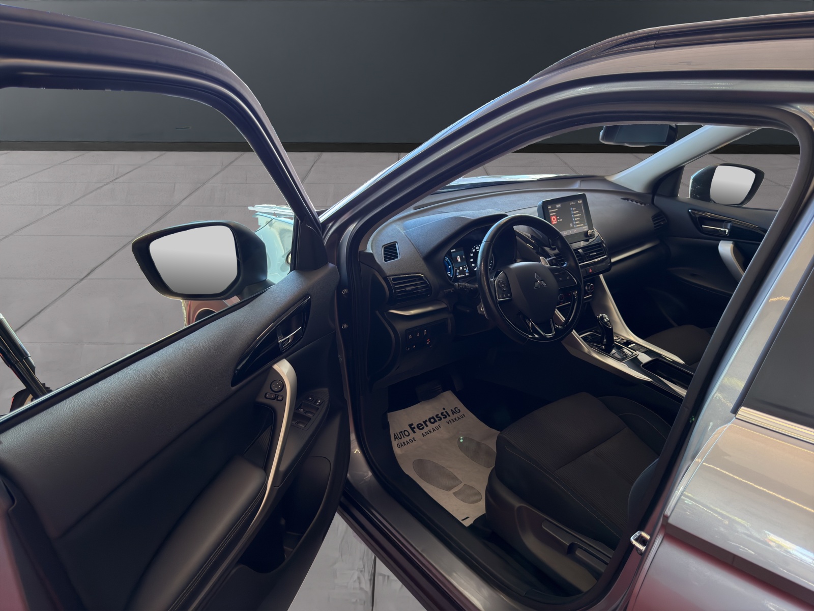 MITSUBISHI Eclipse Cross 2.4 PHEV Inform 4WD-image-26