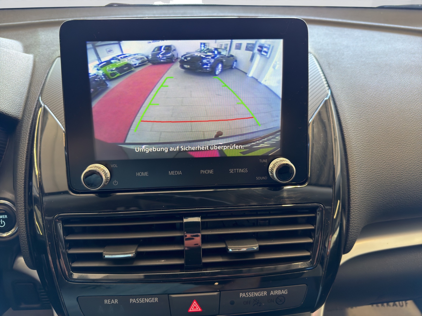 MITSUBISHI Eclipse Cross 2.4 PHEV Inform 4WD-image-17