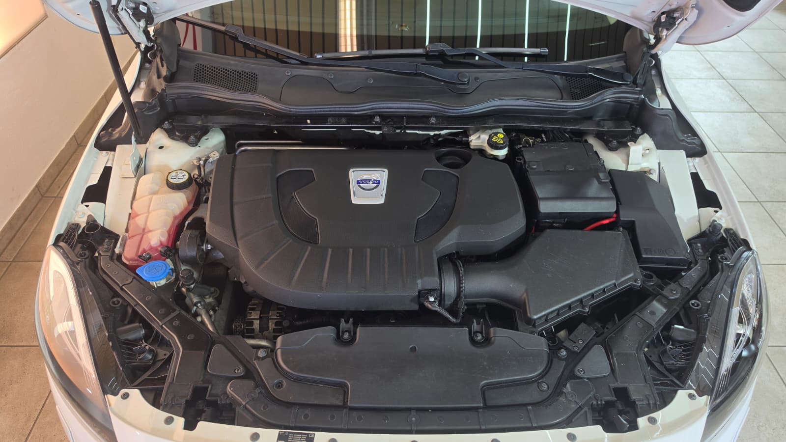 VOLVO VOLVO V40 D4, HEICO SPORTIV UMBAU, FRISCH AB SERVICE UND FRISCH AB MFK-image-15