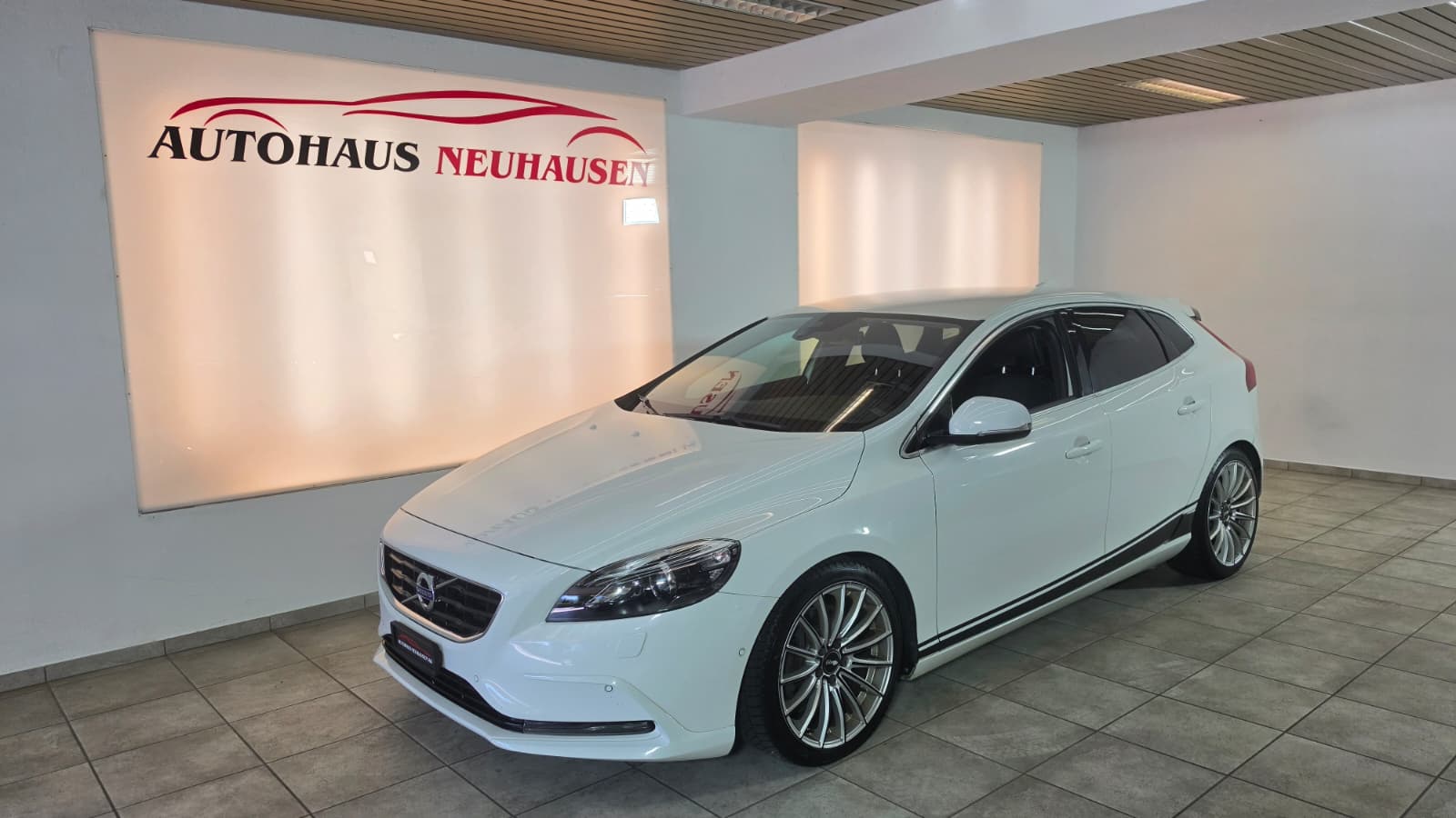 VOLVO VOLVO V40 D4, HEICO SPORTIV UMBAU, FRISCH AB SERVICE UND FRISCH AB MFK