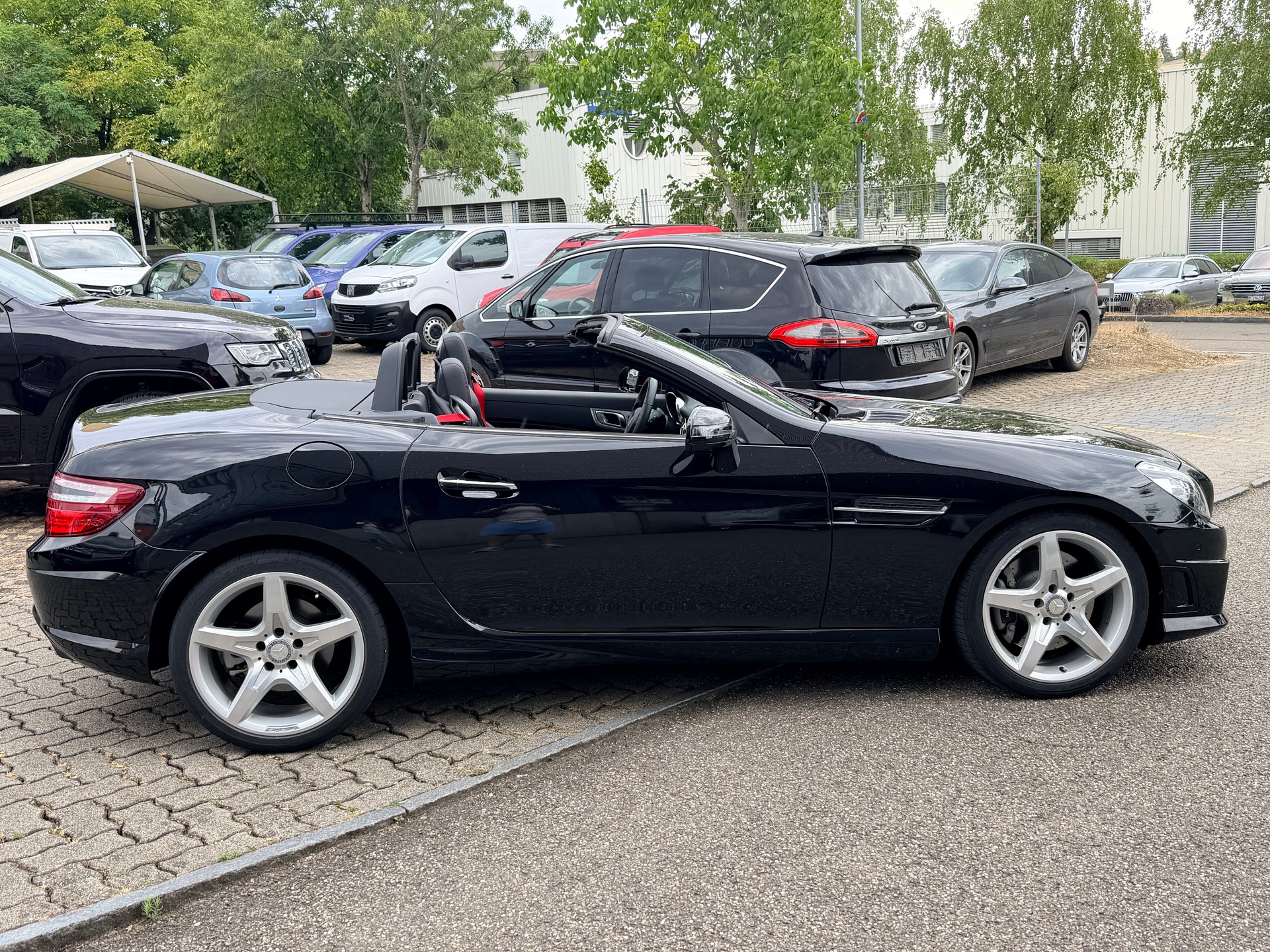 MERCEDES-BENZ SLK 250 AMG-LINE 7G-Tronic-showroom-element-1