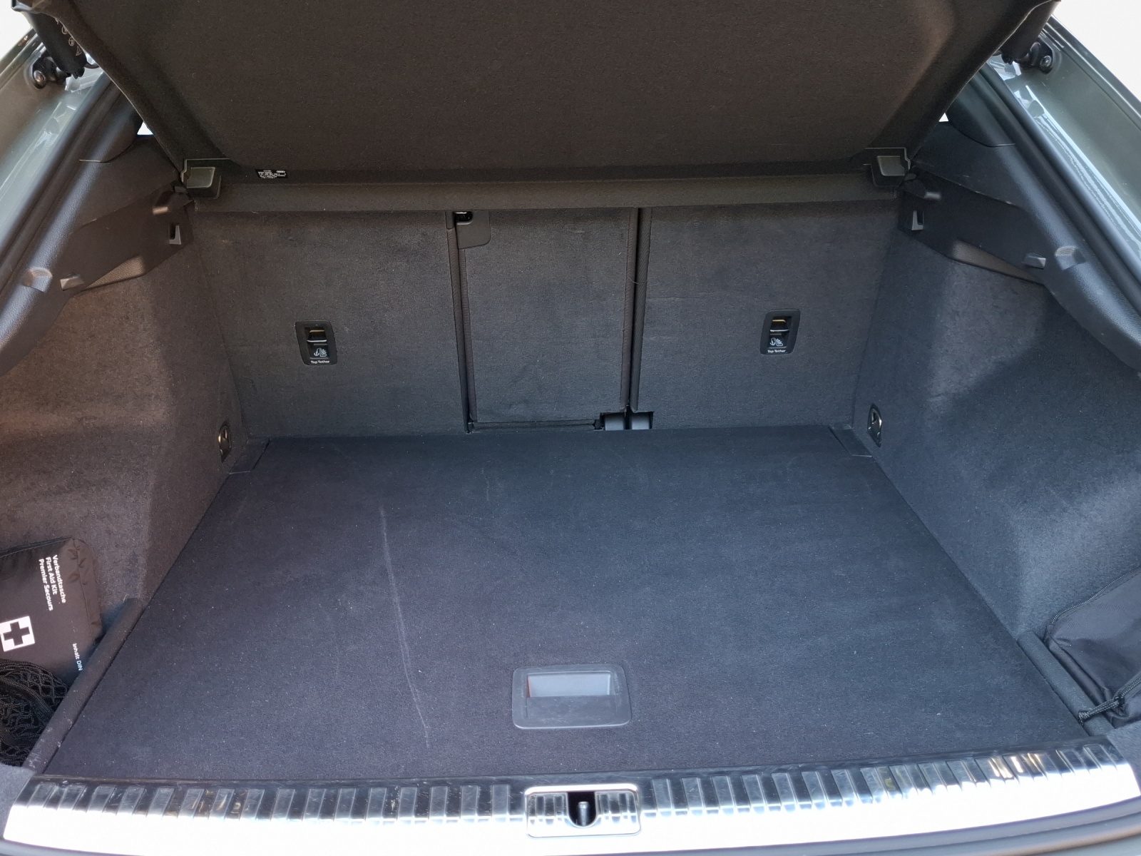 AUDI Q3 Sportback 40 TFSI S line quattro S-tronic-image-12