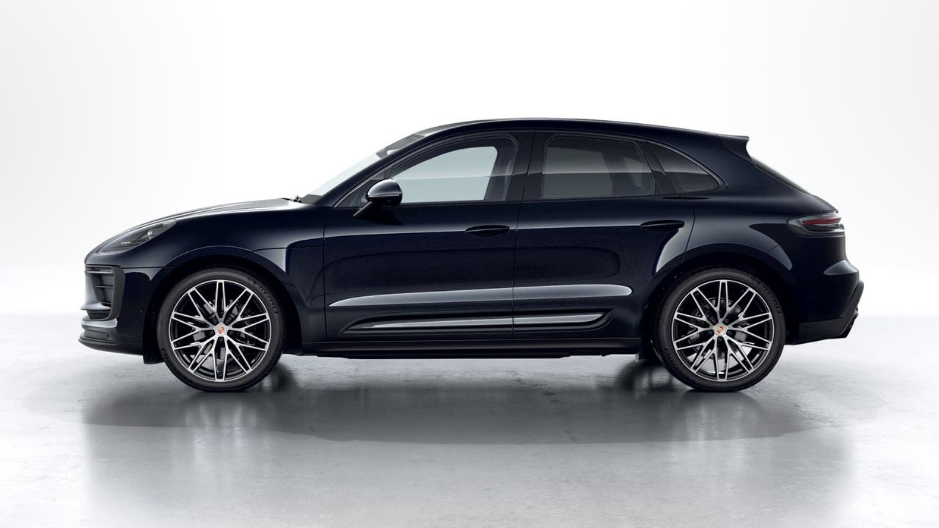 PORSCHE Macan-showroom-element-1
